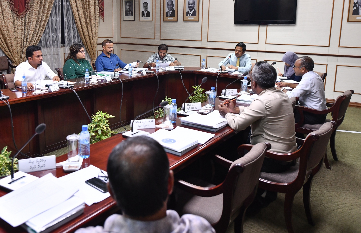 ޖުޑިޝަރީ ކޮމިޓީގެ ރޭގެ ބައްދަލުވުން ކުރިއަށް ގެންދަނީ--- ފޮޓޯ: ނިޝާން އަލީ/ މިހާރު