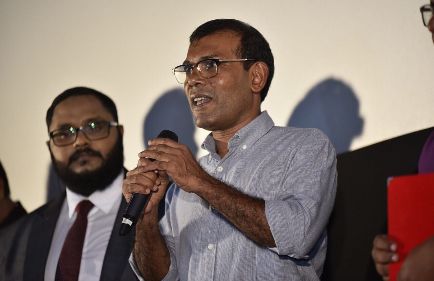 މާލެ: ޖޫން 12، 2019: ވީމީޑިއާ އިން ގެނެސް ދިން ފުރަތަމަ ފީޗާ ފިލްމު "ދައުވަތު" ޕްރިމިއާ ކުުރަން އޮލިމްޕަހުގައި ބޭއްވި ހަފުލާއެއްގައި ރައްޔިތުން މަޖިލީހުގެ ރައީސް، ރައީސް މުހައްމަދު ނަޝީދު ވާހަކަ ދައްކަވަނީ.-- ފޮޓޯ: ވީމީޑިއާ