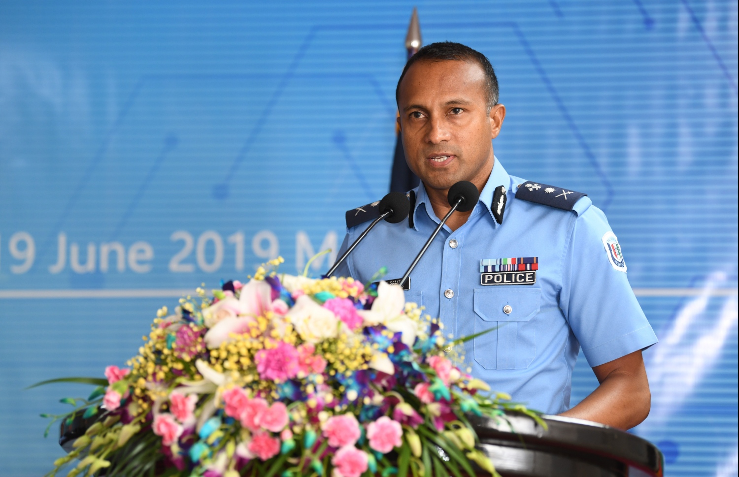 މިއަދުގެ ރަސްމިއްޔާތުގައި ޕޮލިސް ކޮމިޝަނަރު ހަމީދު ވާހަކަ ދައްކަވަނީ.---ފޮޓޯ: ހުސައިން ވަހީދު/މިހާރު