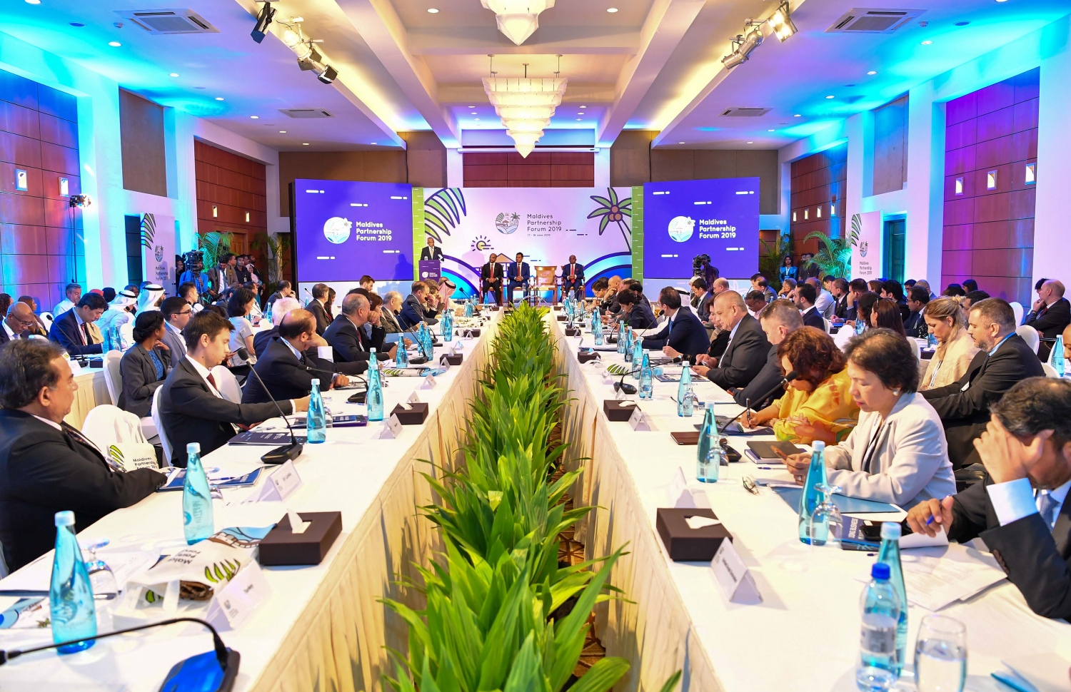 މާލެ: ޖޫން 16، 2019: "މޯލްޑިވްސް ޕާޓްނާޝިޕް ފޯރަމް" ފެށުމަށް ކުރުނބާ މޯލްޑިވްސްގައި ބޭއްވި ރަސްމިއްޔާތެއްގެ ތެރެއިން.-- ފޮޓޯ: ރައީސް އޮފީސް