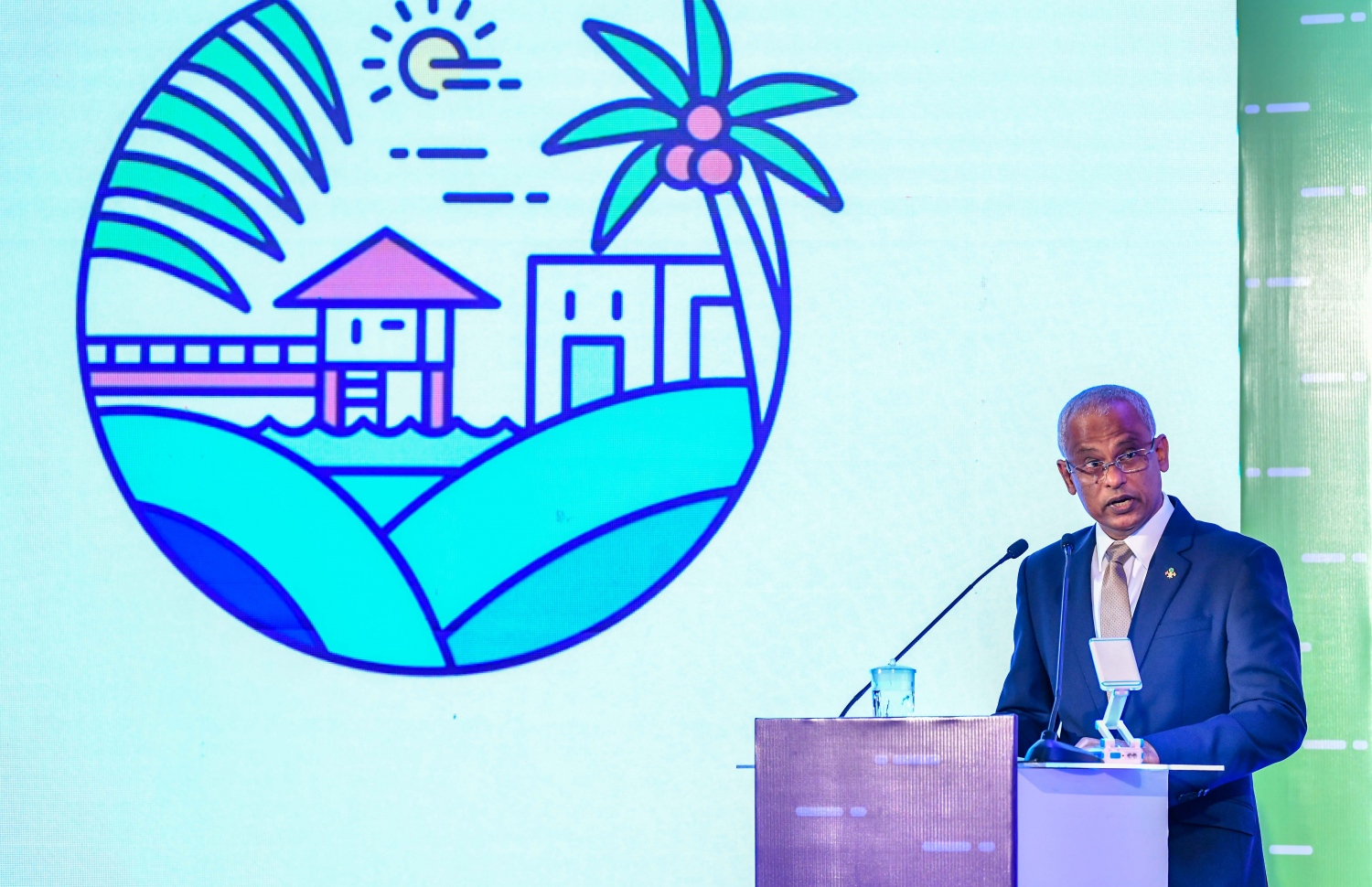 މާލެ: ޖޫން 16، 2019: "މޯލްޑިވްސް ޕާޓްނާޝިޕް ފޯރަމް" ފެށުމަށް ކުރުނބާ މޯލްޑިވްސްގައި ބޭއްވި ރަސްމިއްޔާތެއްގައި ރައީސް އިބްރާހިމް މުހައމަދު ސޯލިހު ވާހަކަ ދައްކަވަނީ.-- ފޮޓޯ: ރައީސް އޮފީސް