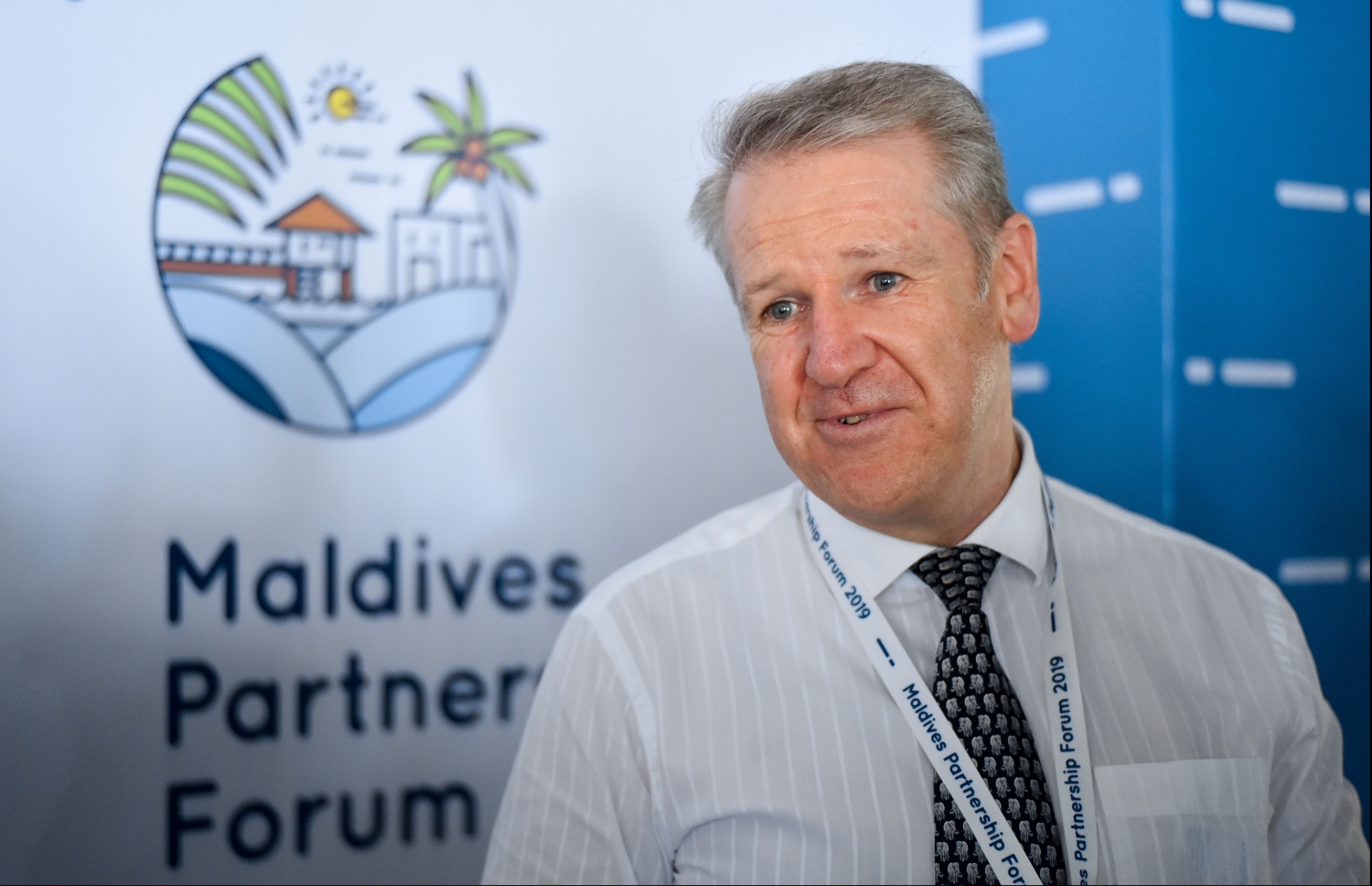 އޮސްޓްރޭލިއާގެ ސަފީރު ޑޭވިޑް ހޮލީ، ފޯރަމާ ބެހޭ ގޮތުން ވާހަކަ ދައްކަވަނީ --ފޮޓޯ:ހުސައިން ވަހީދު/މިހާރު