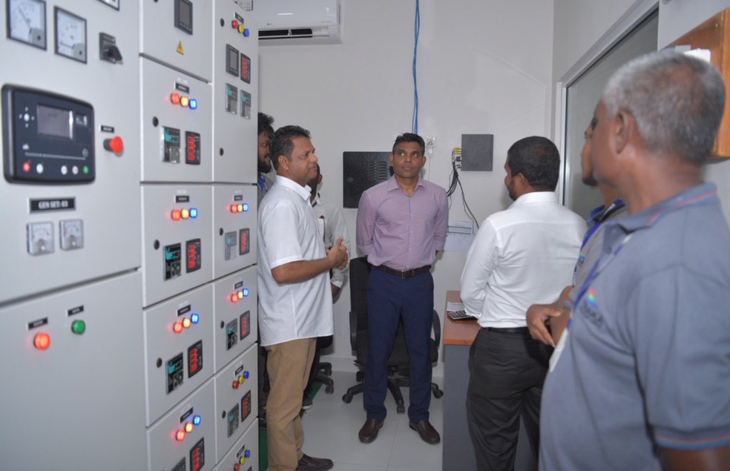 ނައިބު ރައީސް ފައިސަލް މިއަދު މާރަންދޫގެ އިންޖީނުގެ ބައްލަވާލައްވަނީ. --- ފޮޓޯ: ރައީސް އޮފީސް