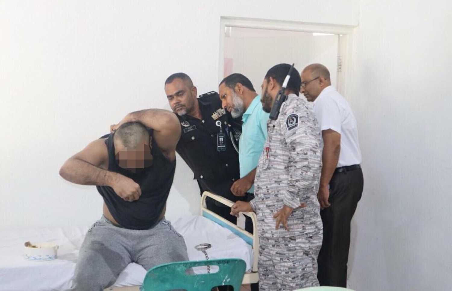 ޖަލު އޮފިސަރަށް ލިބިފައިވާ ގެއްލުންތައް ހޯމް މިނިސްޓަރާއި ކަރެކްޝަނަލްގެ ކޮމިޝަނާ ބައްލަވާލައްވަނީ-- ފޮޓޯ: ހޯމް މިނިސްޓްރީ