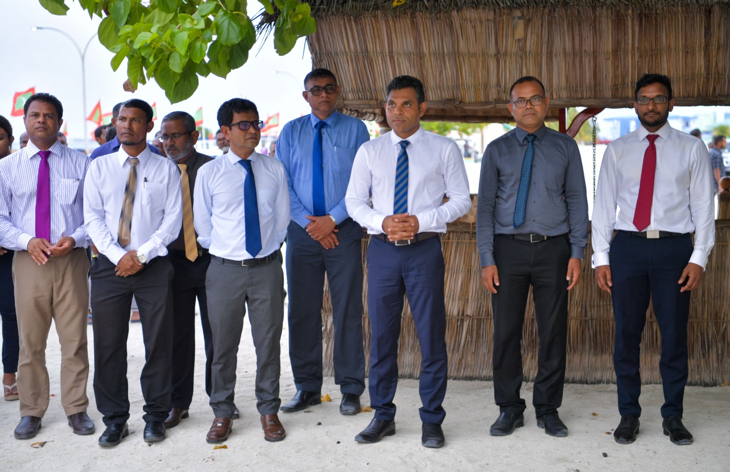 ހއ. ހޯރަފުށި: ޖޫން 22، 2019: ހއ. އަތޮޅުގެ ބައެއް ރަށްރަށަށް ނައިބު ރައީސް ފައިސަލް ފެއްޓެވި ދަތުރުފުޅުގައި އެމަނިކުފާނު ހއ. ހޯރަފުށީގެ ބައެއް އިސްވެރިންނާއެކު.-- ފޮޓޯ: ރައީސް އޮފީސް