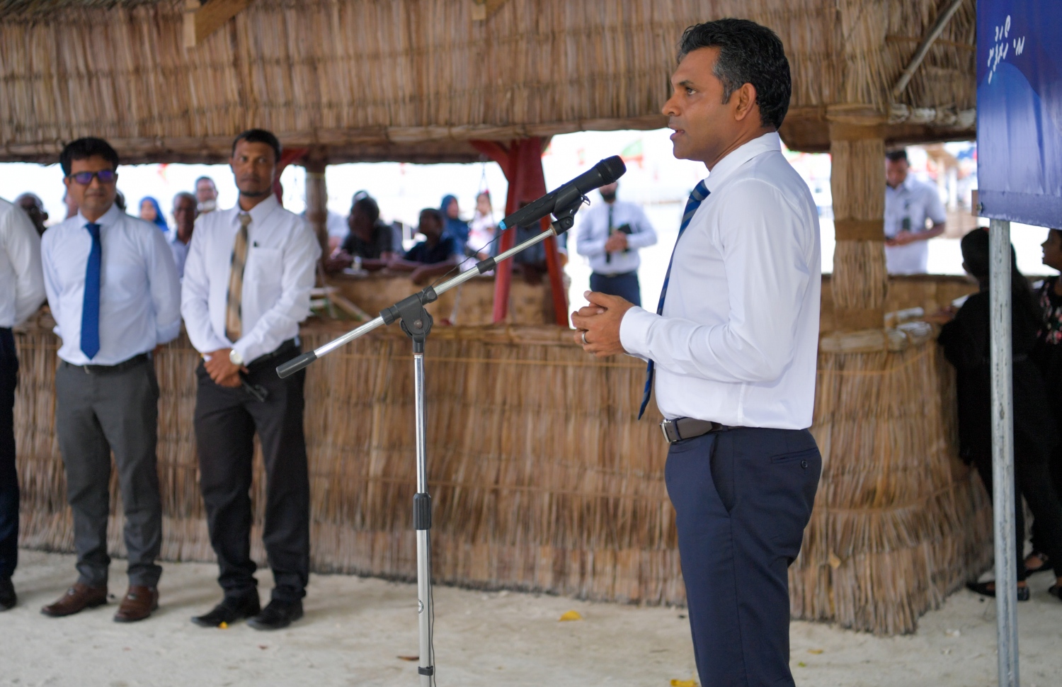 ހއ. ހޯރަފުށި: ޖޫން 22، 2019: ހއ. އަތޮޅުގެ ބައެއް ރަށްރަށަށް ނައިބު ރައީސް ފައިސަލް ފެއްޓެވި ދަތުރުފުޅުގައި ހއ. ހޯރަފުށީގައި ވާހަކަ ދައްކަވަނީ.-- ފޮޓޯ: ރައީސް އޮފީސް