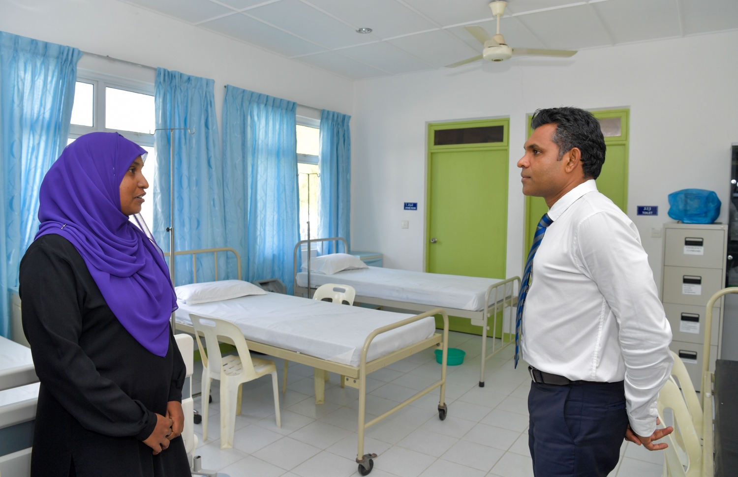 ހއ. އުލިގަން: ޖޫން 22، 2019: ހއ. އަތޮޅުގެ ބައެއް ރަށްރަށަށް ނައިބު ރައީސް ފައިސަލް ފެއްޓެވި ދަތުރުފުޅުގައި، ހއ. އުލިގަމުގެ ސިއްހީމަރުކަޒުގެ ހާލަތު ބައްލަވައި ލައްވަނީ.-- ފޮޓޯ: ރައީސް އޮފީސް