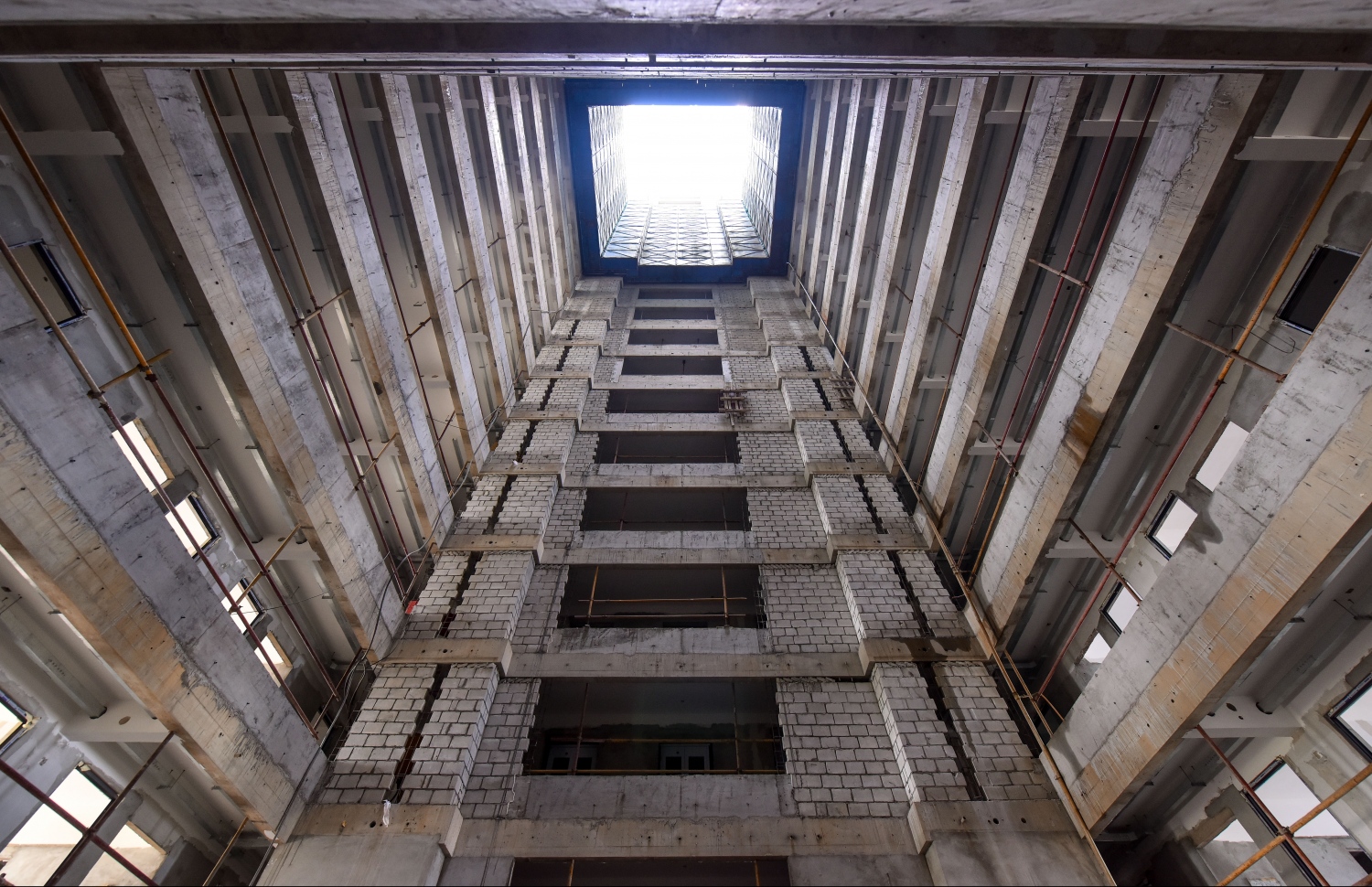 ހިޔާ މަޝްރޫއުގެ ފްލެޓްތައް ދައްކާލުން