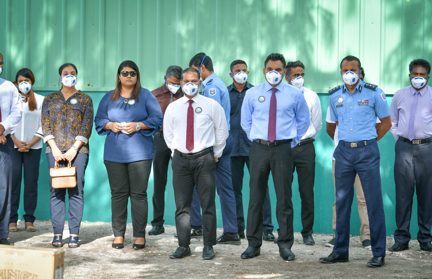 ދޫނިދޫ: ޖޫން 26، 2019- ތަފާތު އެކި މައްސަލަތަކުގައި ފުލުހުން އަތުލައިގެންފައި ހުރި 414 މިލިއަން ރުފިޔާގެ މަސްތުވާތަކެތި ނައްތާލާ ތަން ނައިބު ރައީސް ފައިސަލް ނަސީމާއި ހޯމް މިނިސްޓަރު އިމްރާން އަބްދުﷲ އާއި ޕޮލިސް ކޮމިޝަނަރު މުހައްމަދު ހަމީދާއި އެޑިއުކޭޝަން މިނިސްޓަރު ޑރ. އާއިޝަތު އަލީ އަދި ޕްރޮސެކިއުޓާ ޖެނެރަލް އާއިޝަތު ބިޝާމް ބައްލަވަނީ: މަސްތުވާތަކެއްޗާ ދެކޮޅަށް މަސައްކަތްކުރާ ބައިނަލްއަގްވާމީ ދުވަހާ ގުޅުވައިގެން ފުލުހުން މިއަދު ވަނީ 419 ކިލޯގެ މަސްތުވާތަކެތި ދޫނިދޫގައި ނައްތާލައިފައި.--ފޮޓޯ: ނިޝާން އަލީ/މިހާރު