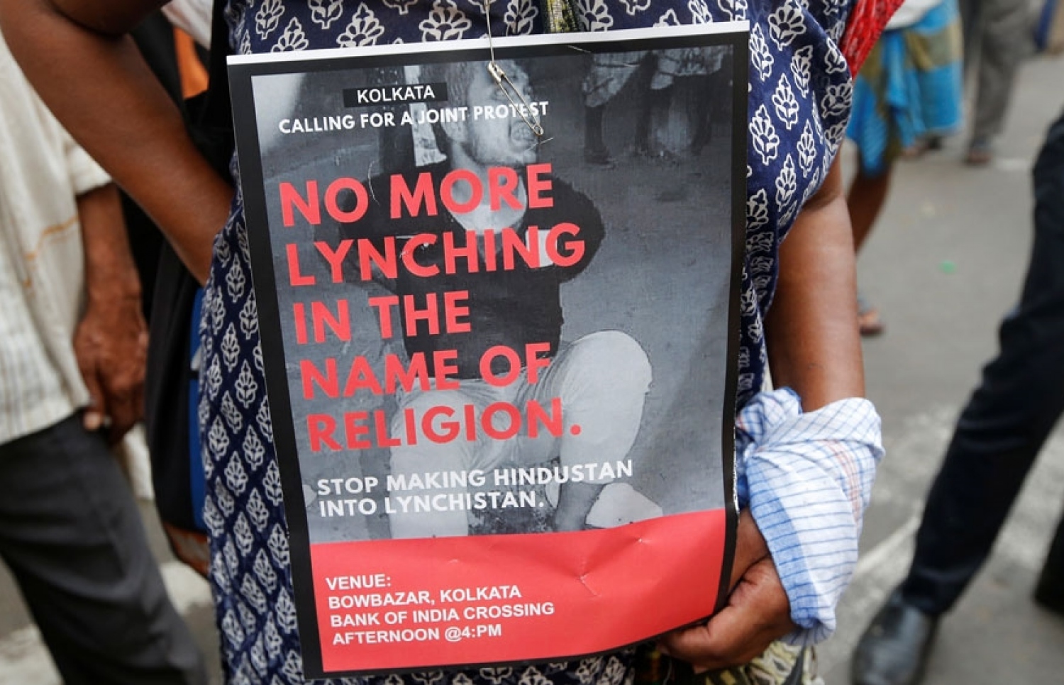 ކޮލްކަތާ ސިޓީގައި މުޒާހަރާ ކުރަނީ. --ފޮޓޯ: ރޮއިޓާސް