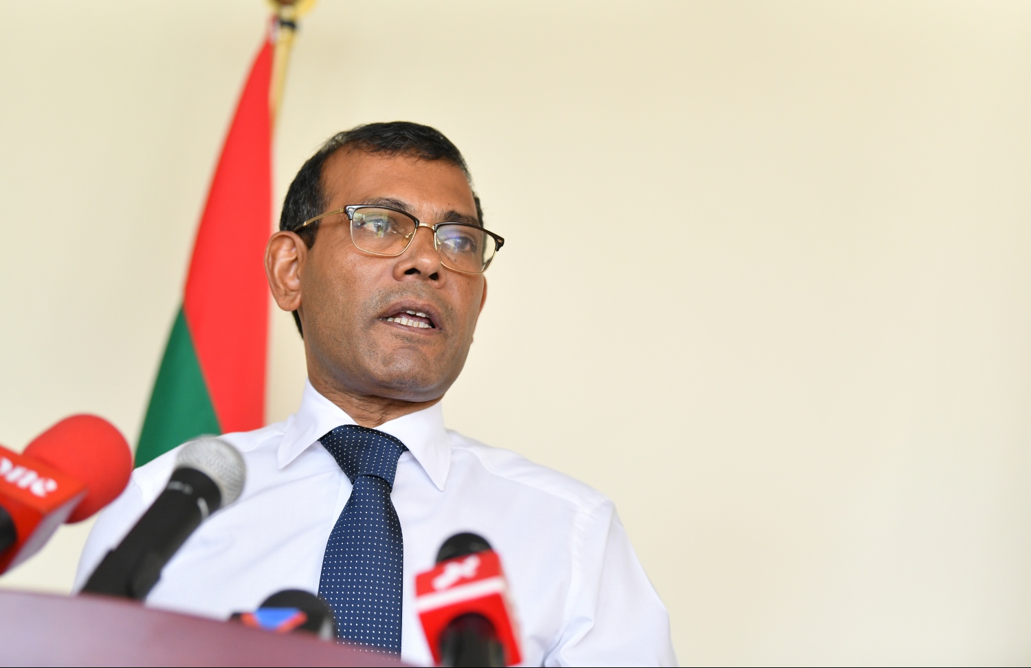 ރައްޔިތުންގެ މަޖިލިހުގެ ރައީސް އަދި ކުރީގެ ރައީސް މުހައްމަދު ނަޝީދު. އެމަނިކުފާނު ވިދާޅުވީ ފިޔަވަޅު ތަކާ އެކު ގިނަ ދުަވަސްްތަކެއް ހޭދަކުރަން ޖެހޭނެ ކަމަށް ސާވޭއިން ދައްކާ ކަމަށް.