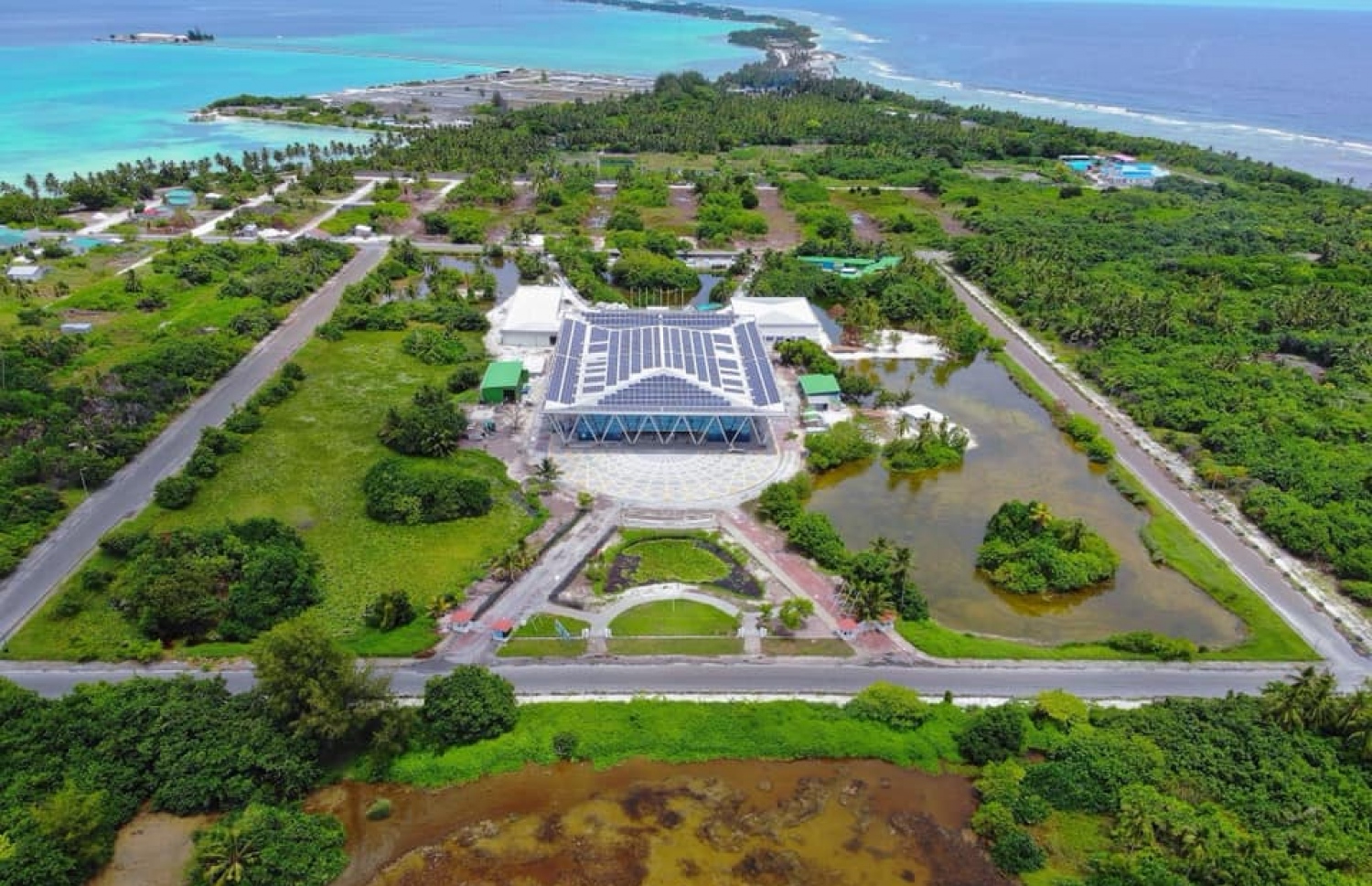 އައްޑޫ އިކުއަޓޯރިއަލް ހޮސްޕިޓަލް: މި ހޮސްޕިޓަލް ކައިިރިން ދޫކޮށްފައިވާ ގޯތިތައް އަނބުރާ ނަގަން ވަނީ ނިންމައިފައި.-- ފައިލް ފޮޓޯ/ އަލީ ނިޝާން