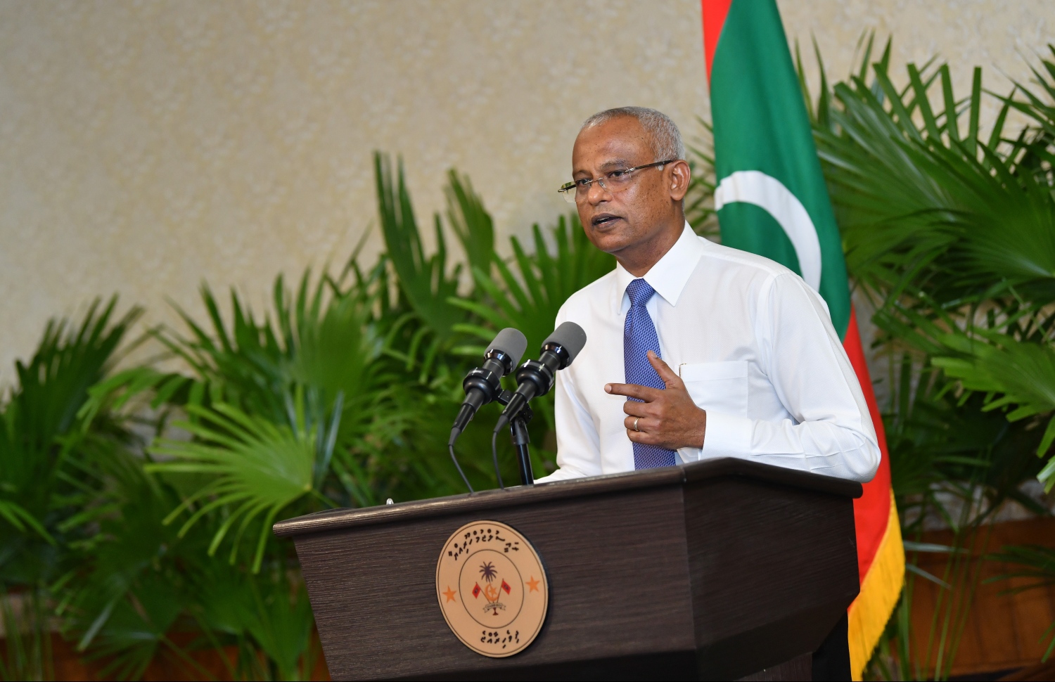 ރައީސް އިބްރާހިމް މުހައްމަދު ސޯލިހް މިއަދު ނޫސްވެރިންނާ ވާހަކަފުޅު ދައްކަވަނީ: ތަރައްގީގެ ގިނަ މަޝްރޫއުތަކެއް ފަށާފައިވާ ކަމަށް ވިދާޅުވި --- ފޮޓޯ: ހުސެއިން ވަހީދު/ މިހާރު