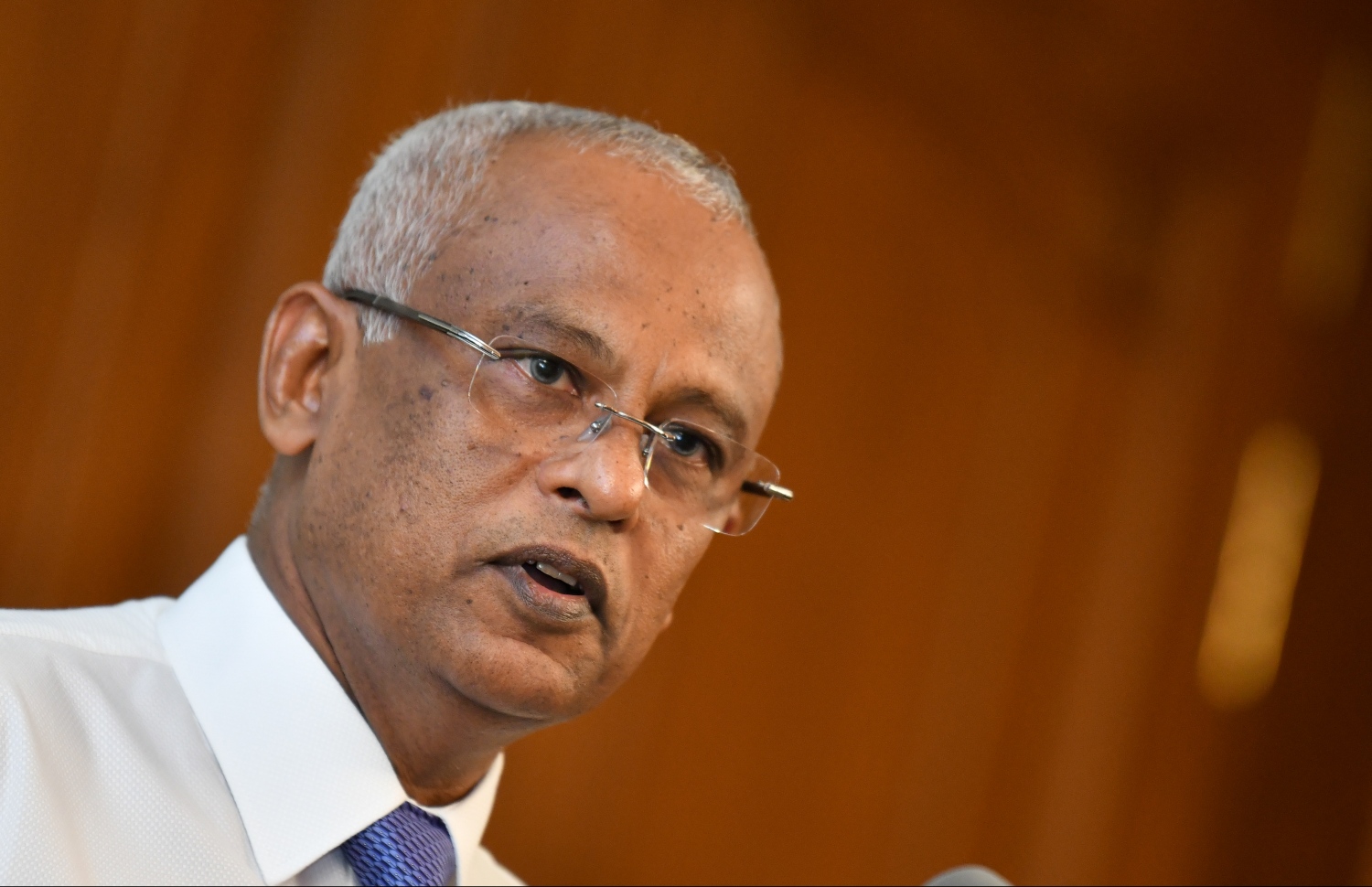 ރައީސް އިބްރާހިމް މުހައްމަދު ސޯލިހު ނޫސްވެރިންގެ ސުވާލުތަކަށް މިއަދު ޖަވާބު ދެއްވަނީ.---ފޮޓޯ: ހުސައިން ވަހީދު/މިހާރު