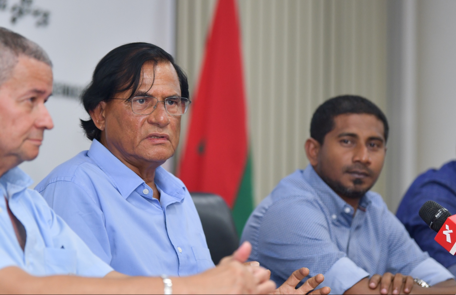 ގޭމްސް ކޮމިޝަންގެ ރައީސް ގޯޕާލް (މ) ނޫސްވެރިންގެ ބައްދަލުވުމުގެ ތެރެއިން ވާހަކަ ދައްކަވަނީ.-- ފޮޓޯ: ހުސެއިން ވަހީދު/ މިހާރު