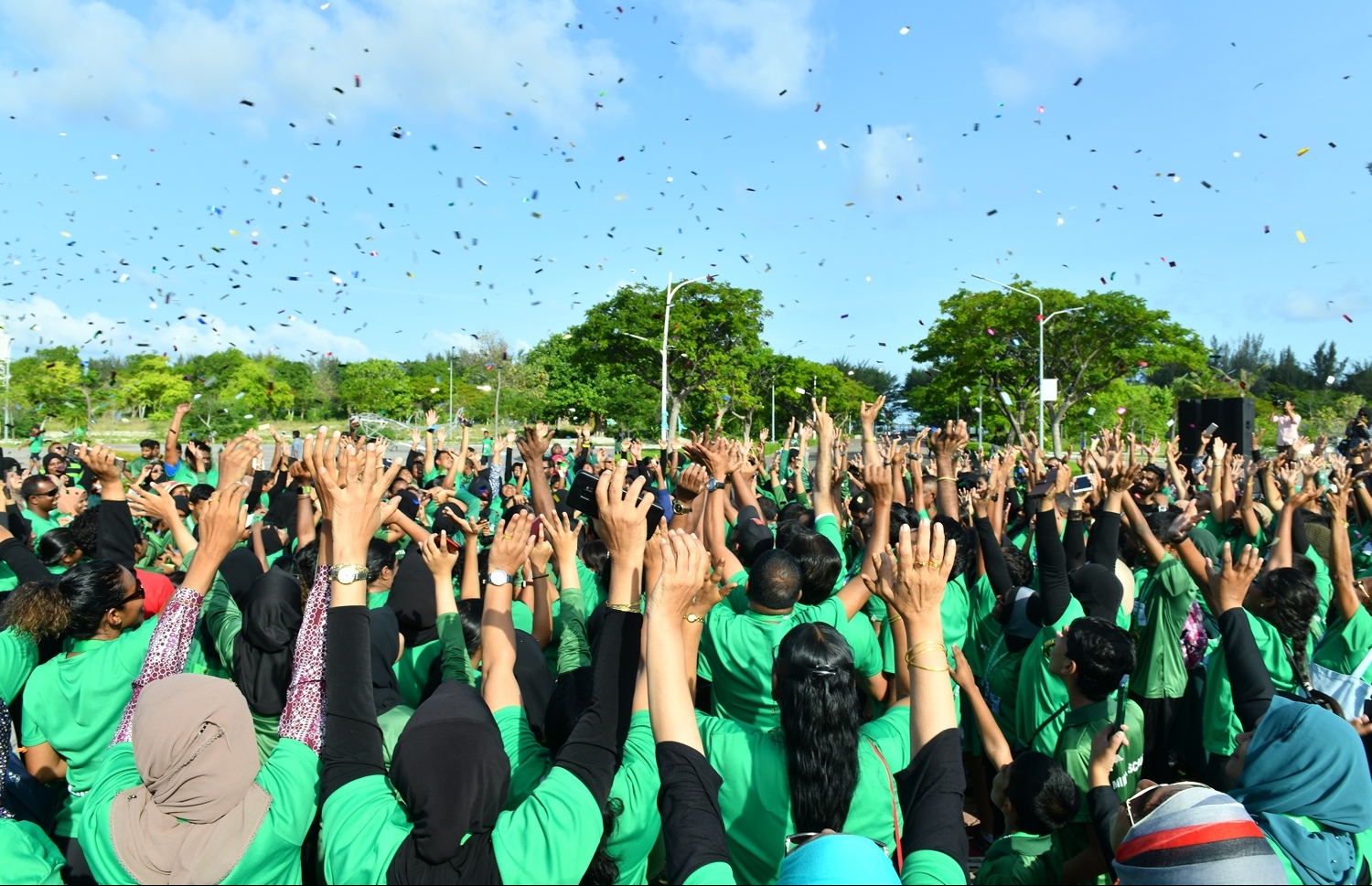 ހުޅުމާލެ: ޖުލައި 5، 2019- އަމީނިއްޔާ ސްކޫލުގެ 75 ވަނަ އަހަރީދުވަސް ފާހަގަކުރުމުގެ ހަރަކާތްތަކުގެ ތެރެއިން ހުކުރު ދުވަހުގެ ހަވީރު ހުޅުމާލޭގައި ބޭއްވި "އަމީނީ ޑައިމަންޑް ޖުބިލީ ރަން"ގެ ތެރެއިން.---ފޮޓޯ: ރައީސް އޮފީސް