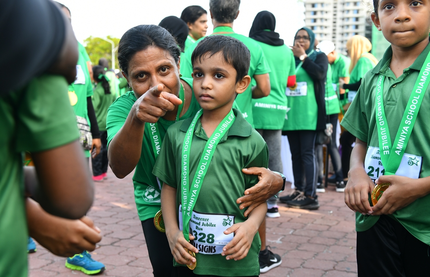 ހުޅުމާލެ: ޖުލައި 5، 2019- އަމީނިއްޔާ ސްކޫލުގެ 75 ވަނަ އަހަރީދުވަސް ފާހަގަކުރުމުގެ ހަރަކާތްތަކުގެ ތެރެއިން ހުކުރު ދުވަހުގެ ހަވީރު ހުޅުމާލޭގައި ބޭއްވި "އަމީނީ ޑައިމަންޑް ޖުބިލީ ރަން"ގެ ތެރެއިން.---ފޮޓޯ: ރައީސް އޮފީސް