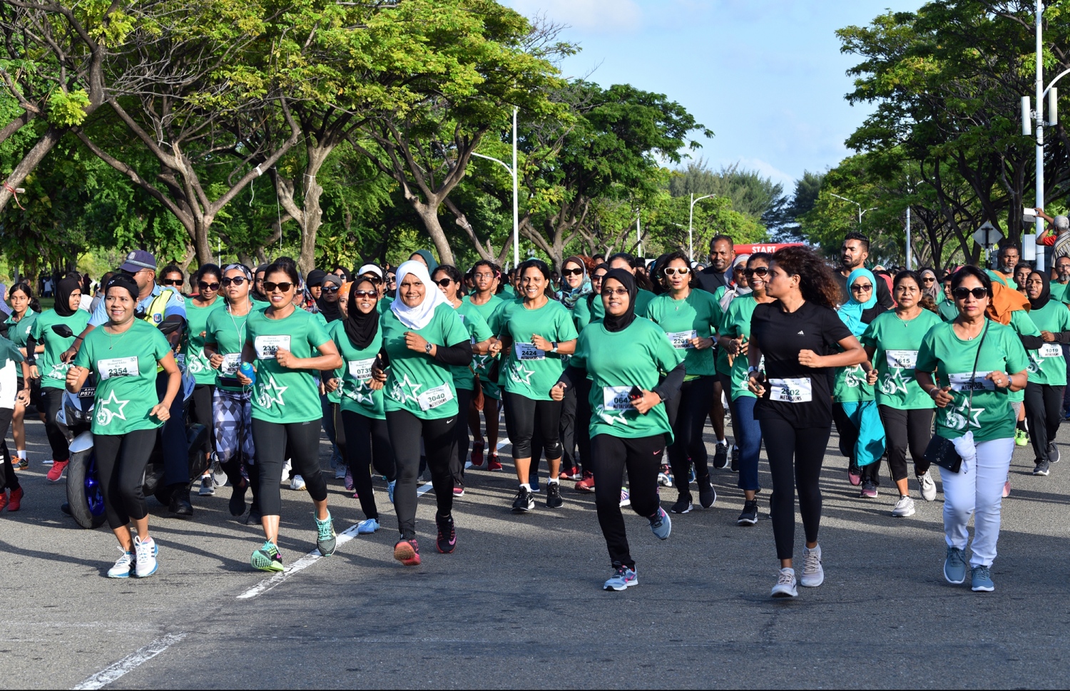 ހުޅުމާލެ: ޖުލައި 5، 2019- އަމީނިއްޔާ ސްކޫލުގެ 75 ވަނަ އަހަރީދުވަސް ފާހަގަކުރުމުގެ ހަރަކާތްތަކުގެ ތެރެއިން ހުކުރު ދުވަހުގެ ހަވީރު ހުޅުމާލޭގައި ބޭއްވި "އަމީނީ ޑައިމަންޑް ޖުބިލީ ރަން"ގެ ތެރެއިން.---ފޮޓޯ: ރައީސް އޮފީސް