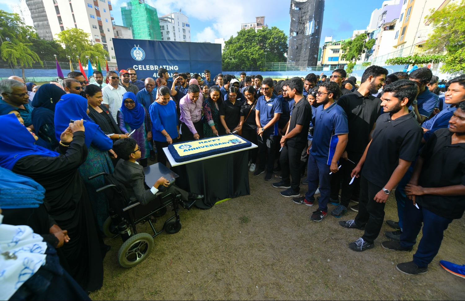 މާލެ: ޖުލައި 8، 2019- ސެންޓަ ފޯ ހަޔަ ސެކަންޑަރީ އެޑިއުކޭޝަން (ސީއެޗްއެސްއީ) އަށް 40 އަހަރު ފުރުން ފާހަގަކުރުމުގެ ގޮތުން ހެންވޭރު ދަނޑުގައި ބޭއްވި ރަސްމިއްޔާތުގެ ތެރެއިން.---ފޮޓޯ: ހުސައިން ވަހީދު/ މިހާރު