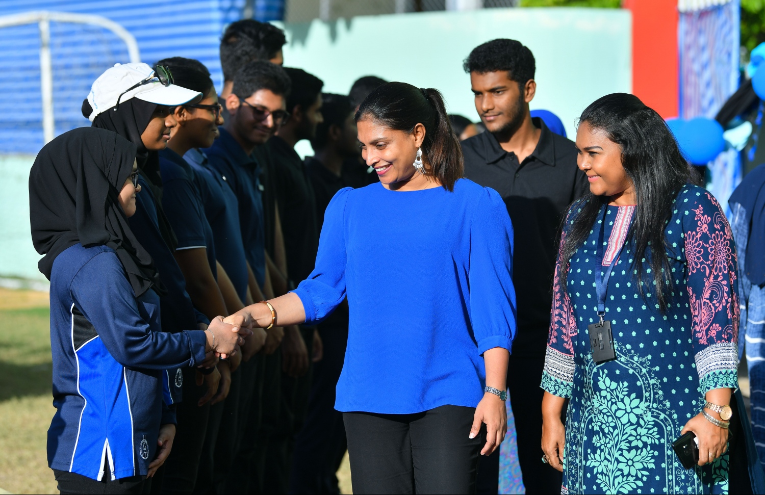 މާލެ: ޖުލައި 8، 2019- ސެންޓަ ފޯ ހަޔަ ސެކަންޑަރީ އެޑިއުކޭޝަން (ސީއެޗްއެސްއީ) އަށް 40 އަހަރު ފުރުން ފާހަގަކުރުމުގެ ގޮތުން ހެންވޭރު ދަނޑުގައި ބޭއްވި ރަސްމިއްޔާތުގައި އެޑިއުކޭޝަން މިނިސްޓަރު އައިޝަތު އަލީ ބައިވެރިވެވަޑައިގަންނަވަނީ.---ފޮޓޯ: ހުސައިން ވަހީދު/ މިހާރު