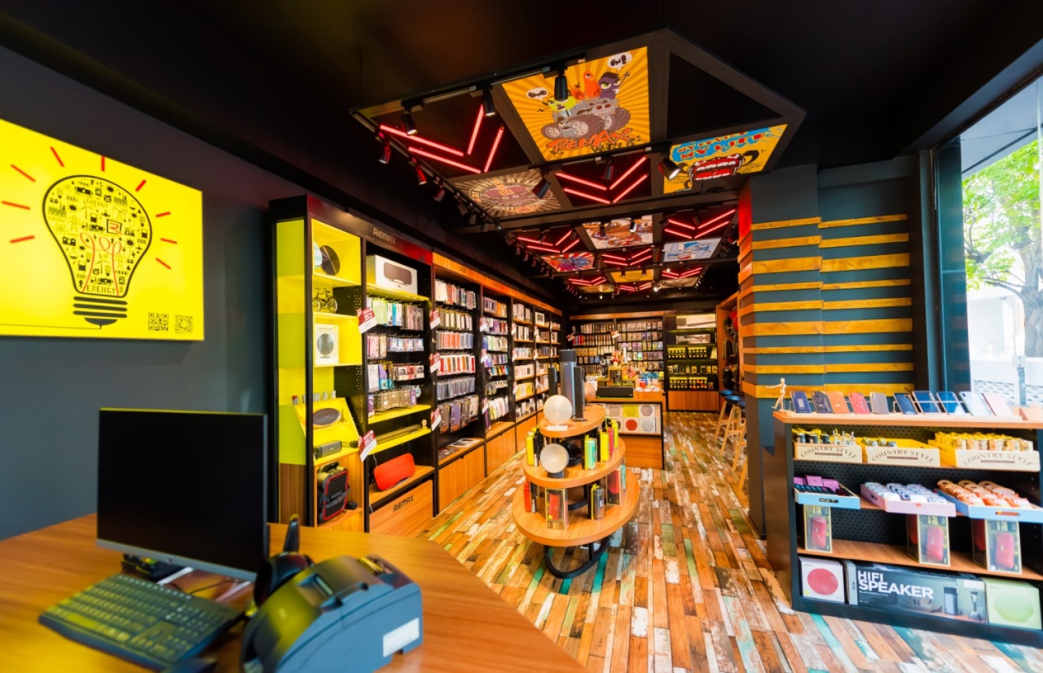 މޯލްޑައިސްގެ ރިމެކްސް ފިހާރަ: މި ފިހާރައިން ރިމެކްސް ބްރޭންޑުގެ ތަފާތު ޕްރޮޑަކްޓުތައް ލިބެން ހުރޭ-- ފޮޓޯ: މޯލްޑައިސް