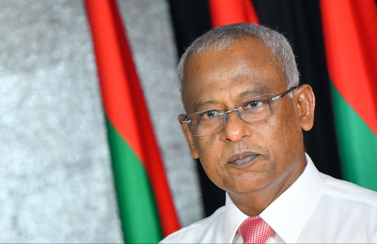 މާލެ: ޖުލައި 8، 2019- ނުކުޅެދުންތެރިކަން ހުންނަ މީހުންނާއި އެ ދާއިރާގައި މަސައްކަތް ކުރާ ފަރާތްތަކުގެ އަގު ވަޒަންކުރުމުގެ ގޮތުން ސަރުކާރުން ދޭ ރިވެލި އެވޯޑް ދިނުމުގެ ހަފްލާގައި ރައީސް އިބްރާހިމް މުހައްމަދު ސޯލިހް ވާހަކަދައްކަވަނީ.---ފޮޓޯ: ހުސައިން ވަހީދު/މިހާރު