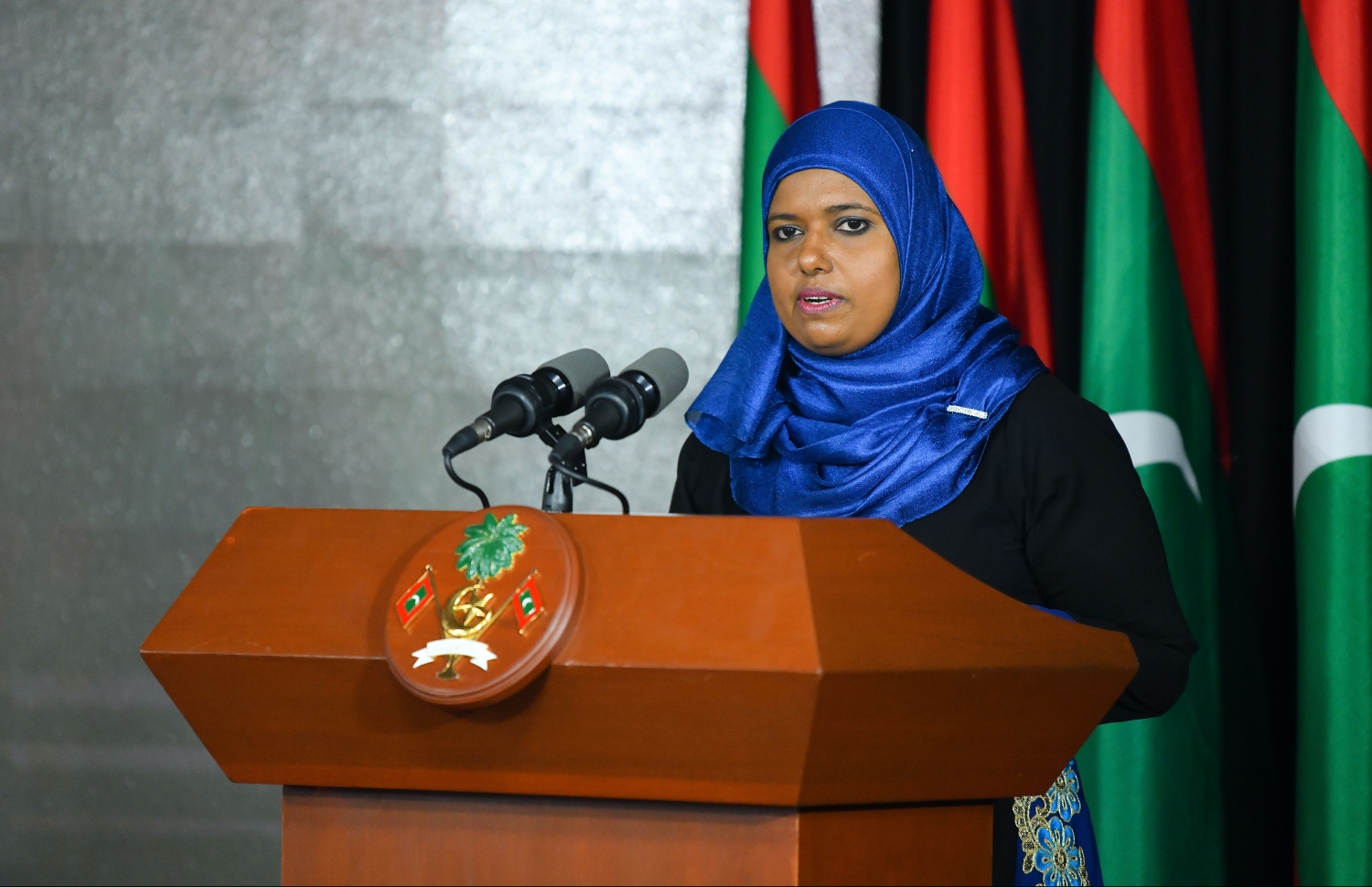 މާލެ: ޖުލައި 8، 2019- ނުކުޅެދުންތެރިކަން ހުންނަ މީހުންނާއި އެ ދާއިރާގައި މަސައްކަތް ކުރާ ފަރާތްތަކުގެ އަގު ވަޒަންކުރުމުގެ ގޮތުން ސަރުކާރުން ދޭ ރިވެލި އެވޯޑް ދިނުމުގެ ހަފްލާގައި ޖެންޑާ މިނިސްޓަރު ޝިދާތާ ވާހަކަދައްކަވަނީ.---ފޮޓޯ: ހުސައިން ވަހީދު/މިހާރު