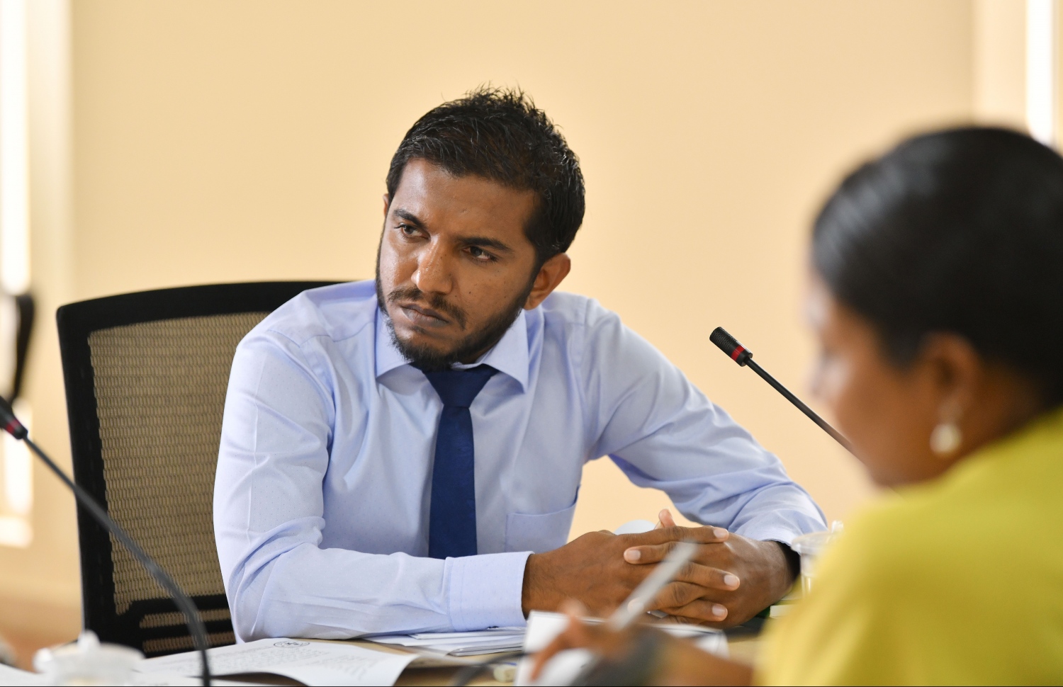 ރައްޔިތުންގެ މަޖިލިހުގެ ފޮނަދޫ ދާއިރާގެ މެމްބަރު މޫސާ ސިރާޖު. އޭސީސީގެ މެމްބަރުން ވަކިކުރަން އޭނާ ގޮވައިލެއްވި--- ފޮޓޯ: ހުސެއިން ވަހީދު/ މިހާރު