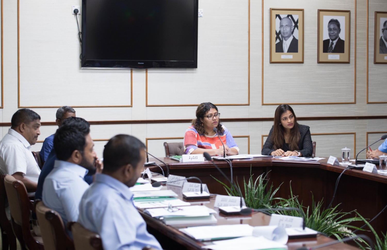 ރައްޔިތުންގެ މަޖިލިހުގެ ހިއުމަން ރައިޓްސް އެންޑް ޖެންޑަ ކޮމިޓީގެ މިރޭގެ ބައްދަލުވުން. --- ފޮޓޯ: މަޖިލިސް