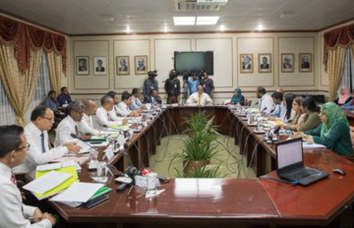 މަޖިލީހުގެ މާލިއްޔަތު ކޮމިޓީގެ ބައްދަލުވުން ކުރިއަށް ދަނީ. --ފޮޓޯ/މަޖިލީސް