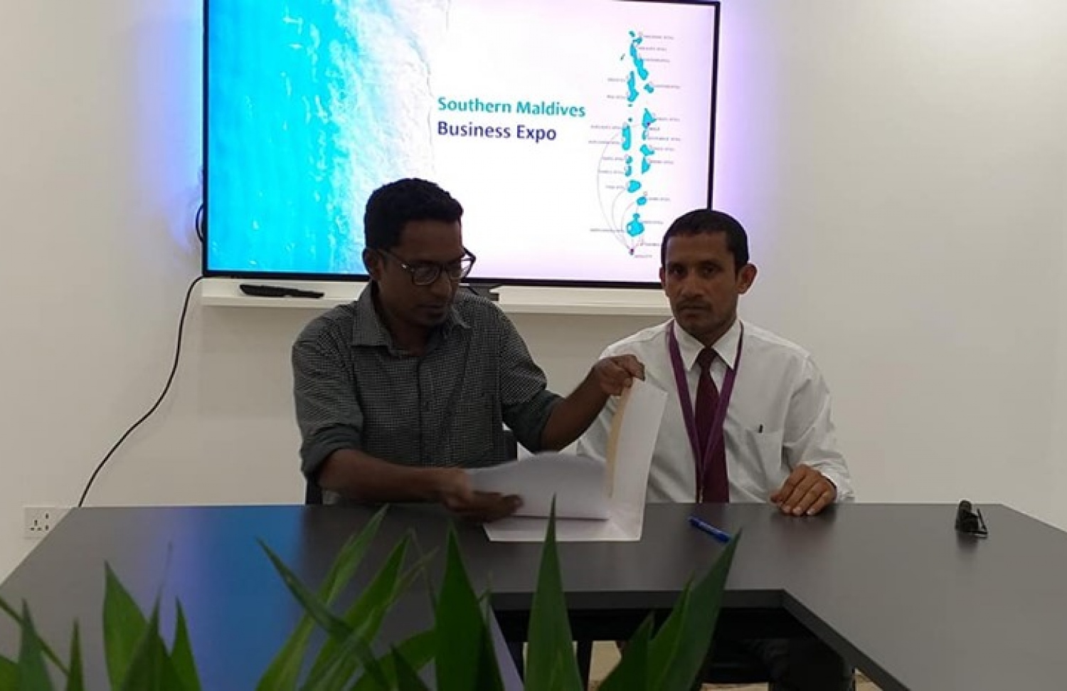 ސަދަން މޯލްޑިވްސް އެކްސްޕޯގެ ޕާޓްނަރަކާ އެކު ސޮއި ކުރުމުގެ ތެރެއިން.