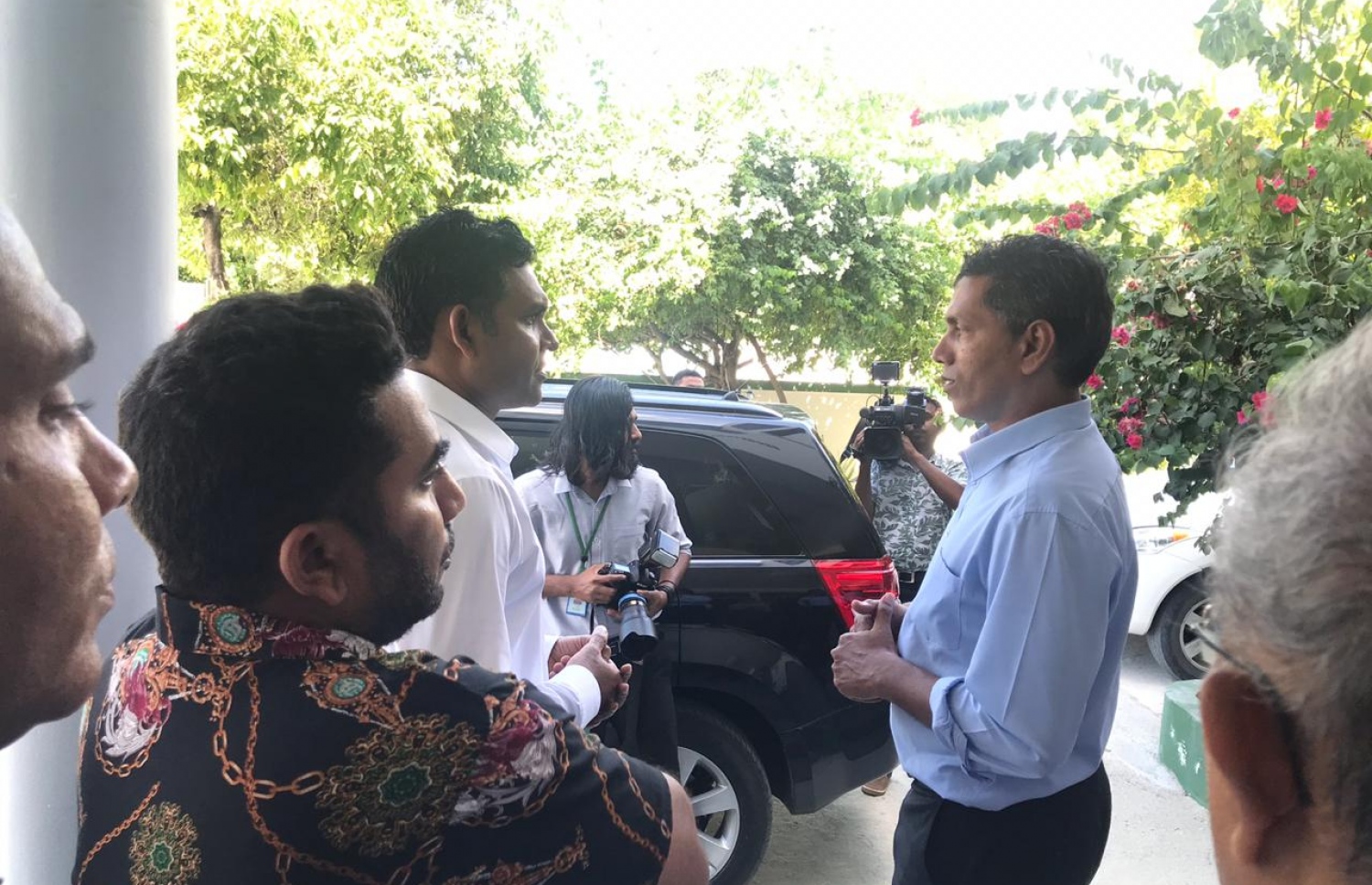 ސ. ހިތަދޫ: ޖުލައި 13، 2019- ނައިބު ރައީސް ފައިސަލް ނަސީމް އައްޑޫ ސިޓީ ކައުންސިލްގެ އިދާރާ އަށް މިއަދު ވަޑައިގެން، އައްޑޫ މޭޔަރު އަބްދުﷲ ސޯދިގާ މަޝްވަރާ ކުރައްވަނީ.