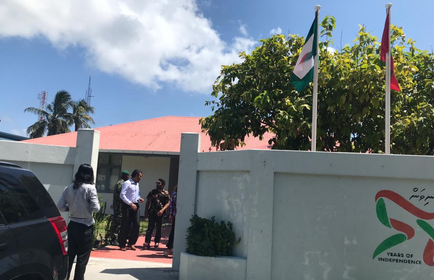 ސ. ހިތަދޫ: ޖުލައި 13، 2019- ނައިބު ރައީސް ފައިސަލް ނަސީމް އައްޑޫގެ ކަރަންޓުގެ ހާލަތު ބެއްލެވުމަށް، މި ރަށުގައި ހިންގާ އިންޖީނުގޭގައި.