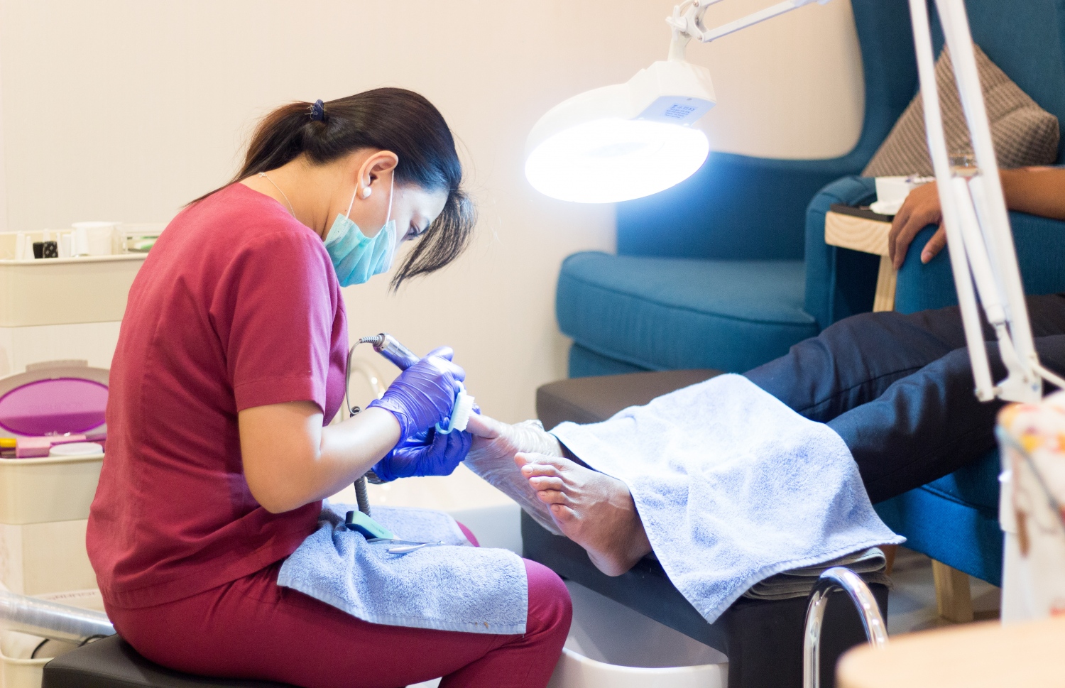 އެ ސެންޓަރުން ފޯރުކޮށްދޭ ބައެއް ހިދުމަތްތައް -- ފޮޮޓޯ: މެޑިކަލް ސްވިސް ބިއުޓީ ސެންޓަރު