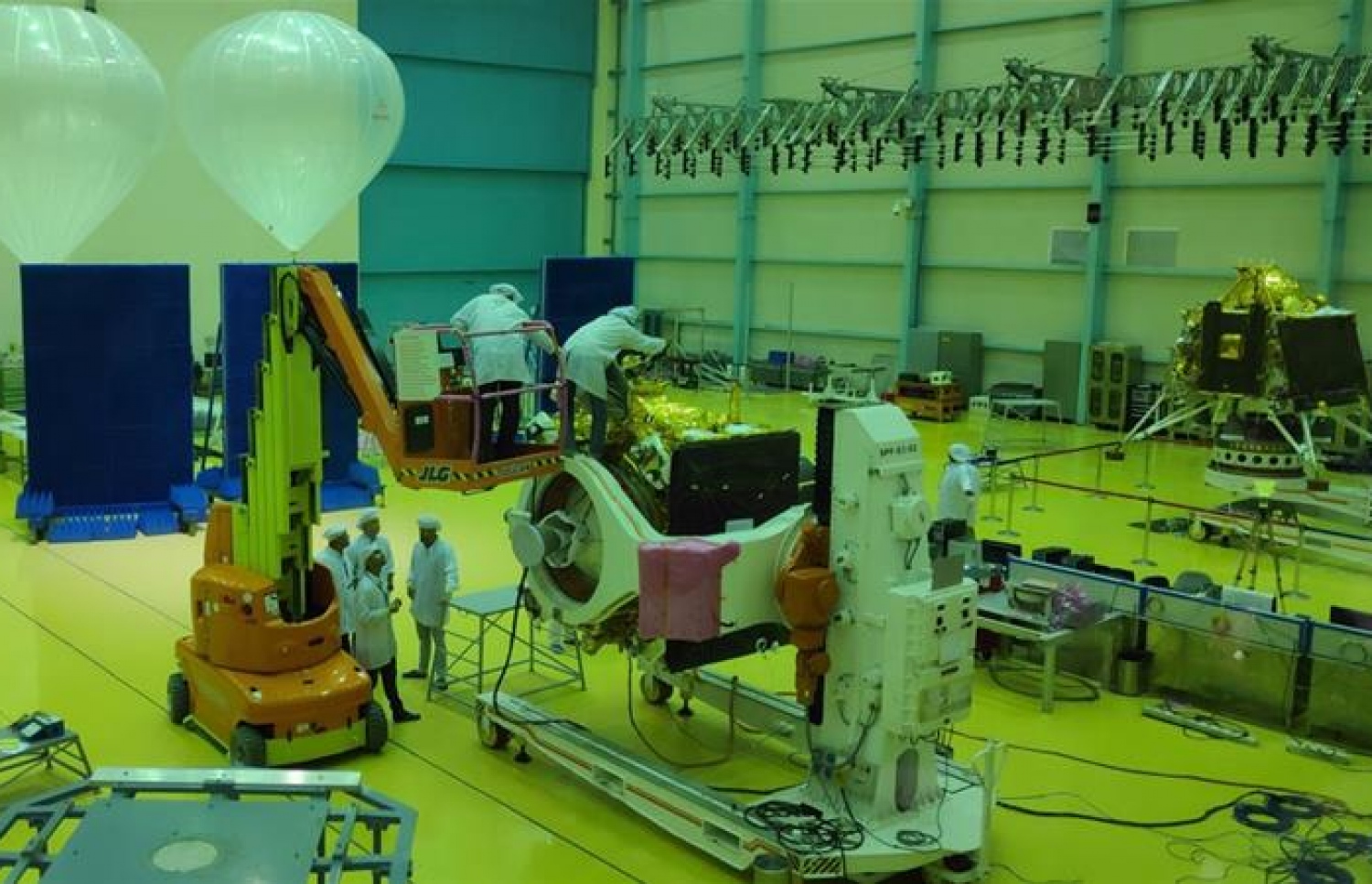 އިންޑިއާ އިން އުއްމީދުކުރަނީ ހަނދުގައި އުޅަނދެއް ޖައްސާ ހަތަރު ވަނަ ގައުމުގެ ޝަރަފު ހޯދަން. --ފޮޓޯ: ރޮއިޓާސް