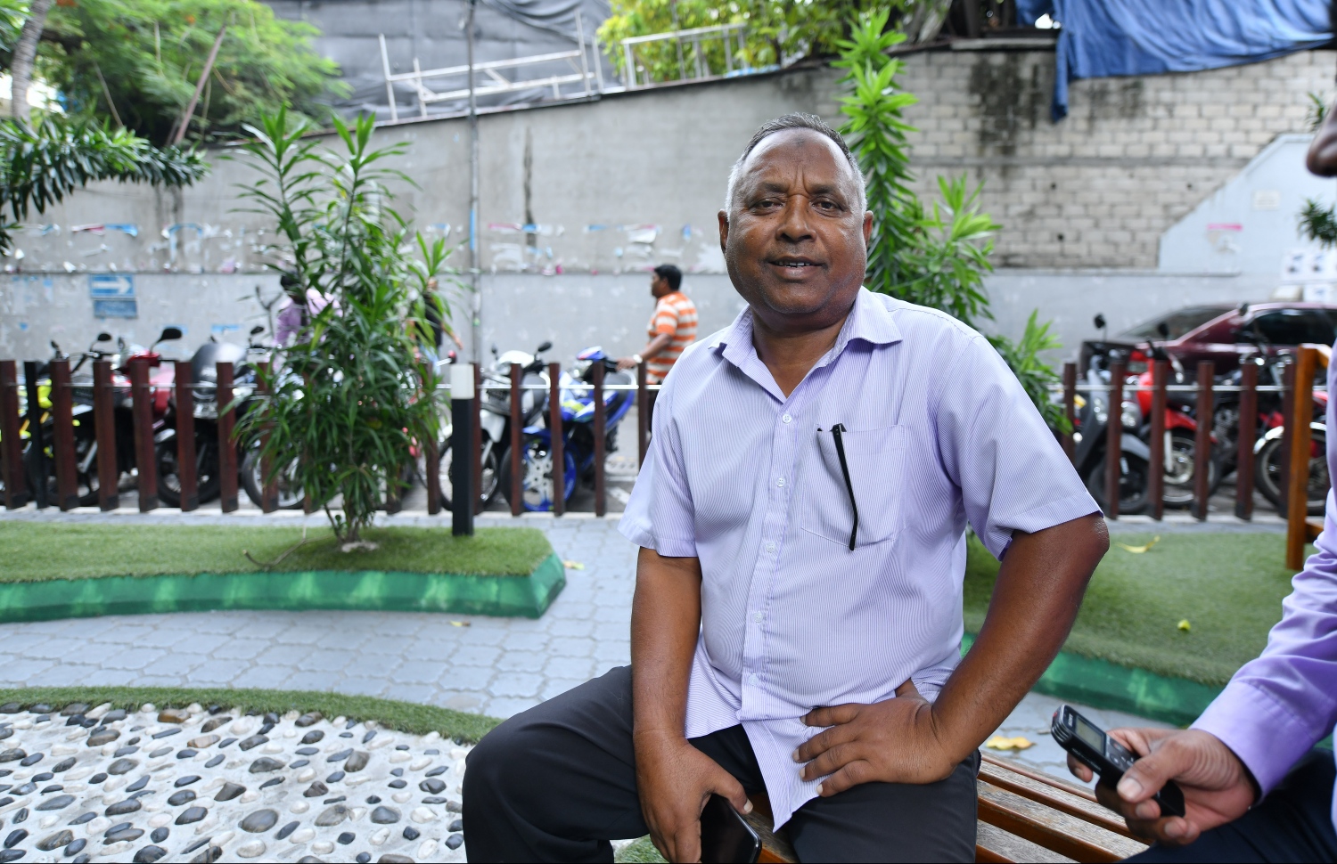 މުހައްމަދު އަބްދުﷲ ދެކޭ ގޮތުގައި ހަނދަށް ދިޔަ ކަަމަށް އެމެރިކާއިން ބުނަނީ އެހެން މީހުންގެ މައްޗަށް ނުފޫޒު ހިންގަން --ފޮޓޯ: ހުސައިން ވަހީދު/މިހާރު