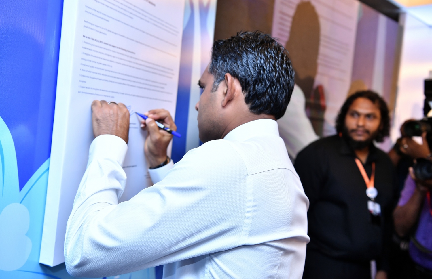 މާލެ: ޖުލައި 16، 2019: "ބްރީތްލައިފް ކެމްޕޭން" އިފްތިތާހު ކުރުމަށް ހޮޓެލް ޖެންގައި ބޭއްވި ރަސްމިއްޔާތެއްގައި ނައިބު ރައީސް ފައިސަލް ނަސީމް ބައިވެރިވެ ވަޑައިގަންނަވަނީ.-- ފޮޓޯ: ރައީސް އޮފީސް