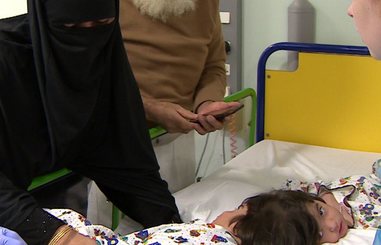 ބޮލުން ގުޅިފައިވާ ދެބެއިން ކަމަށްވާ ސަފާ އާއި މަރުވާ.