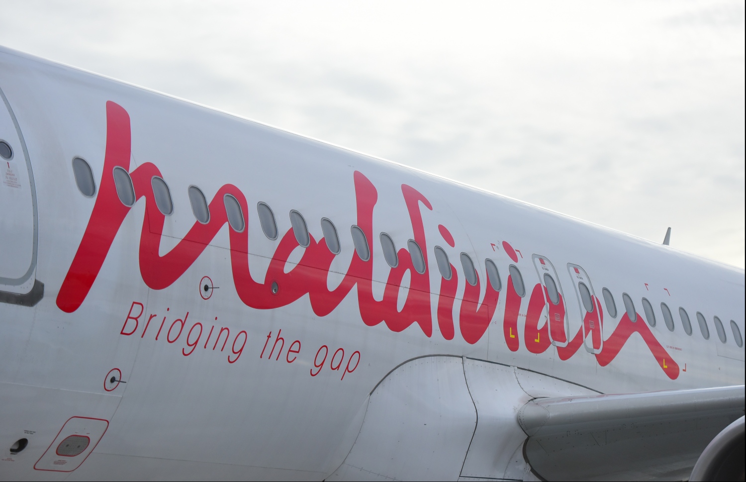 ހުޅުލެ: ޖުލައި 17، 2019: ވެލާނާ އިންޓަނޭޝަނަލް އެއާޕޯޓުގެ ދެކުނު ފަރާތުގައި އަލަށް ތަރައްގީކުރާ އާ އޭޕްރަންގެ ފުރަތަމަ ފޭސްގައި ހެދި ބައި ދައްކާލުމަށް ބޭއްވި ރަސްމިއްޔާތުގައި، އޭޕްރަން އަށް ފުރަތަމަ ޕާކު ކުރި މޯލްޑިވިއަންގެ ބޯޓެއް.-- ފޮޓޯ: ހުސެން ވަހީދު /މިހާރު