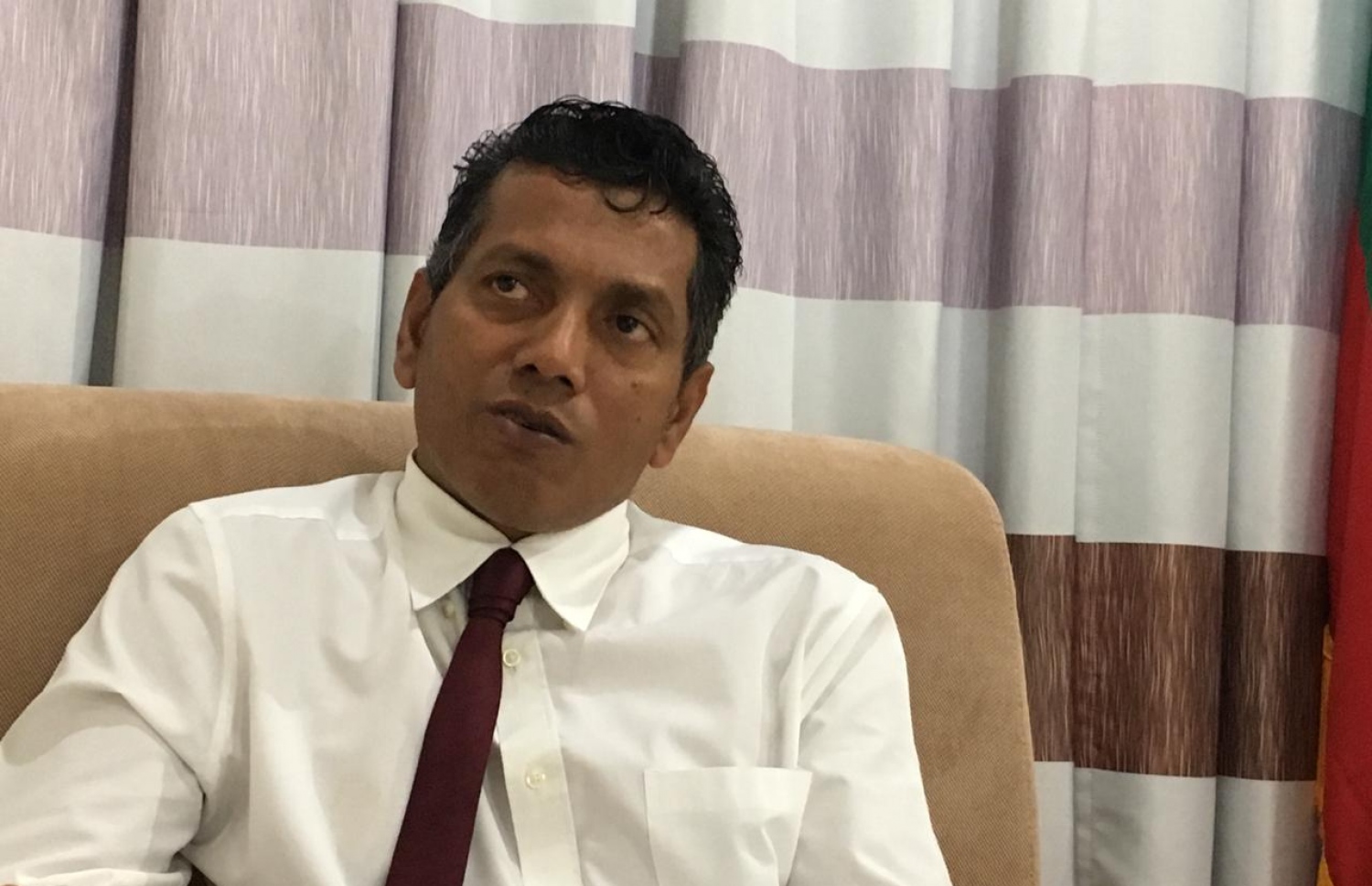 އައްޑޫ މޭޔަރު ސޯބެ މިދިޔަ އަންގާރަ ދުވަހު "މިހާރު" އާ ވާހަކަ ދައްކަވަނީ.---ފޮޓޯ: މިހާރު