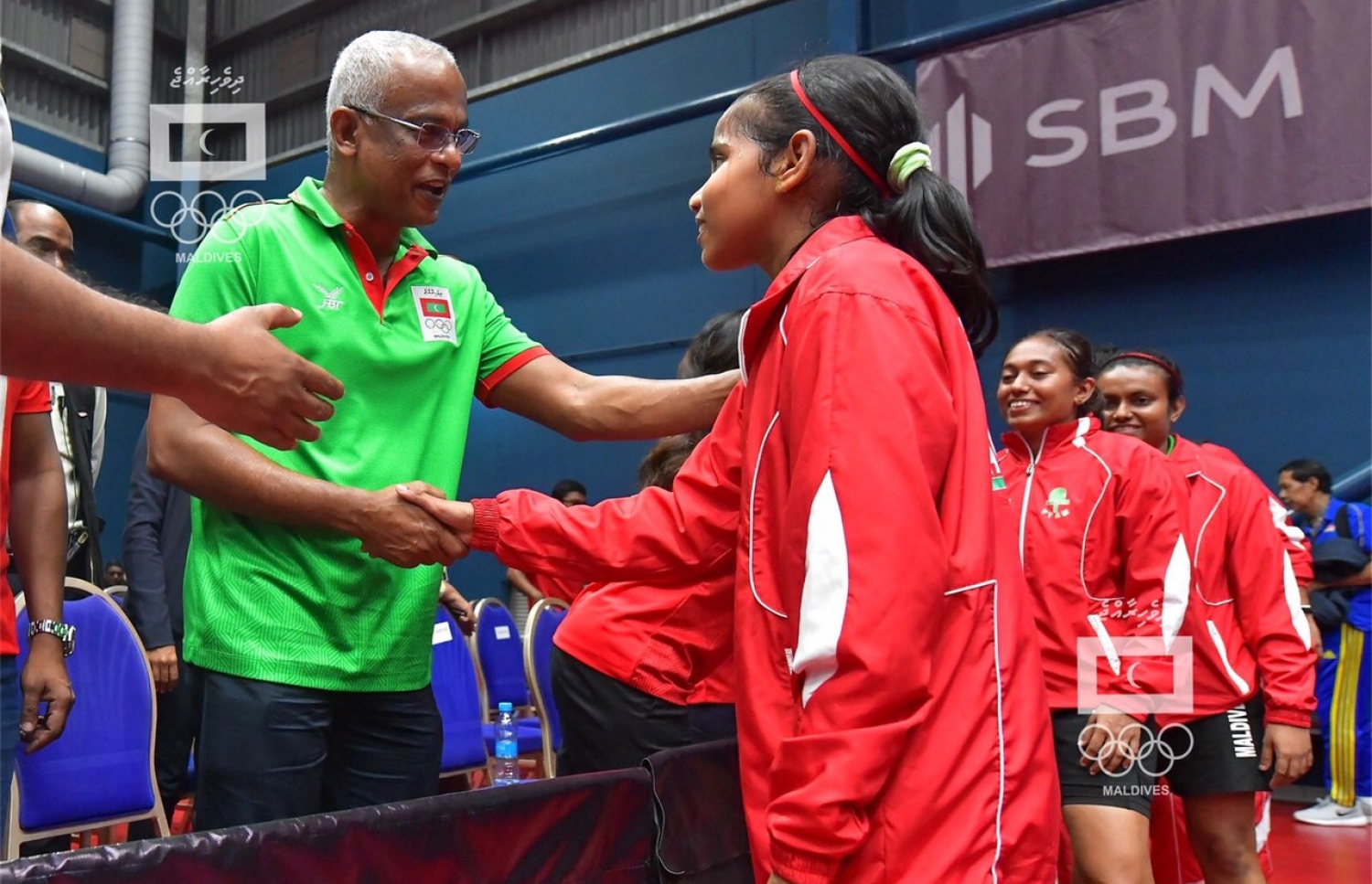 ދީމާ (ކ) އަށް ރައީސް ސޯލިހު މަރުހަބާ ދަންނަވަނީ. --އެމްއޯސީ ފޮޓޯ: ނިޝާން އަލީ