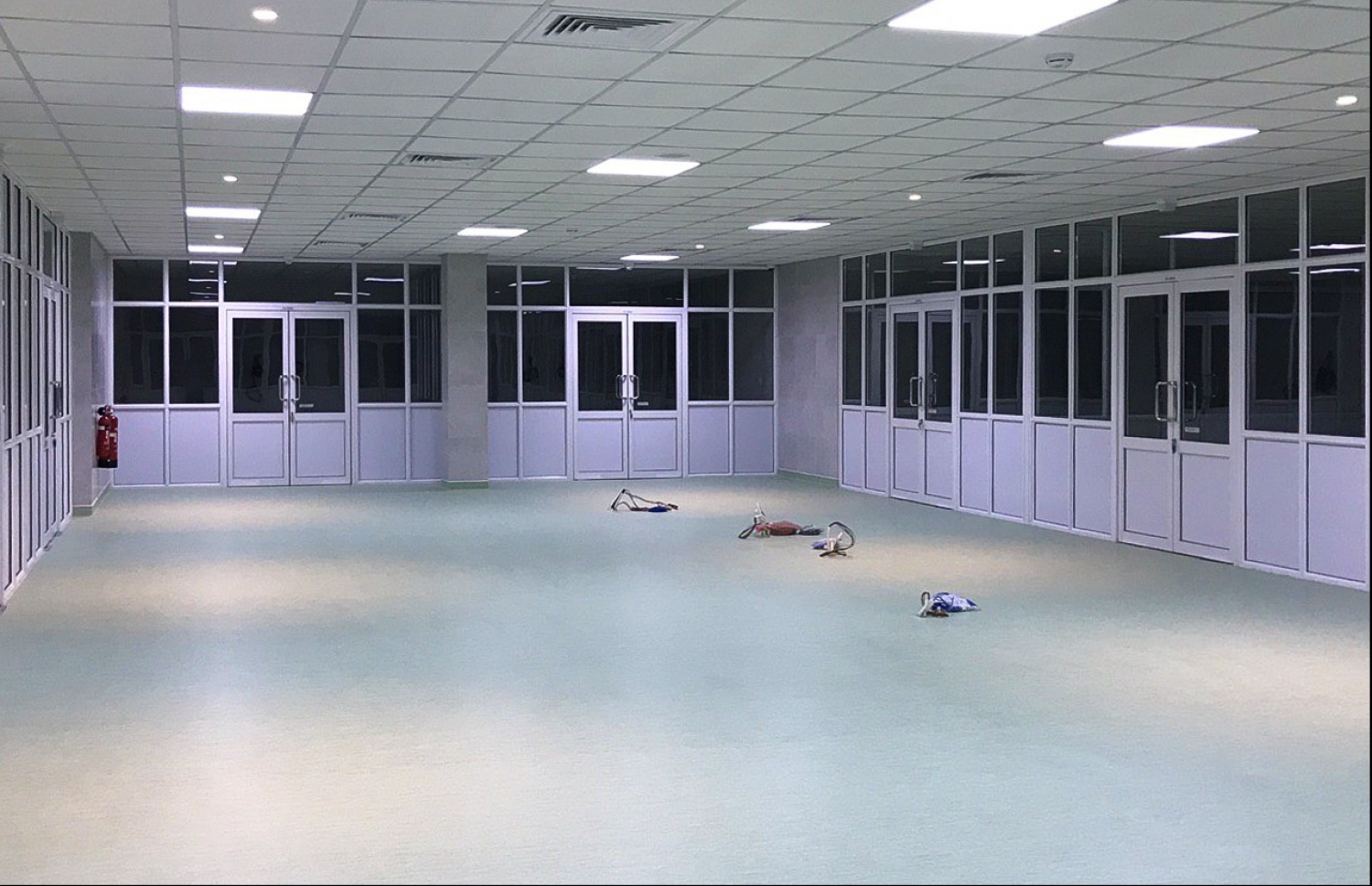 އައްޑޫ ކޮންވެންޝަން ސެންޓަރުގައި ގާއިމް ކޮށްފައިވާ އެންމެ މަތީ ފެންވަރުގެ ހޮސްޕިޓަލްގެ އައިސީޔޫ: މި ހޮސްޕިޓަލަށް ދެން އޮތީ މެޝިނަރީޒް ވެއްދުން.---ފޮޓޯ: މިހާރު