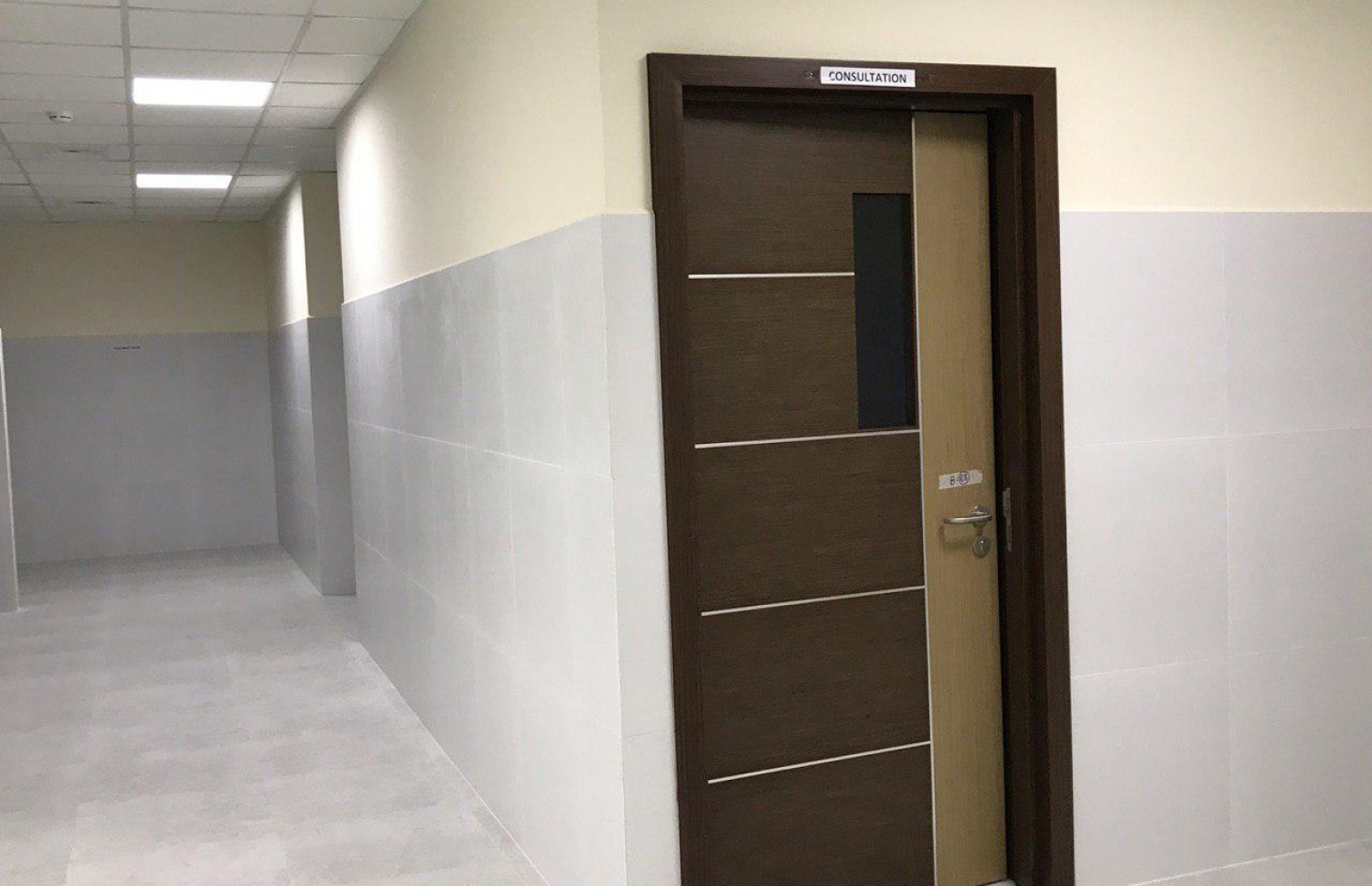 އައްޑޫ އާ ހޮސްޕިޓަލްގެ ކޮންސަލްޓޭޝަން ރޫމެއް: ގާތްގަނޑަކަށް 33 ކޮންސަލްޓޭޝަން ރޫމް މި ތަނުގައި ހުންނާނެ.---ފޮޓޯ: މިހާރު