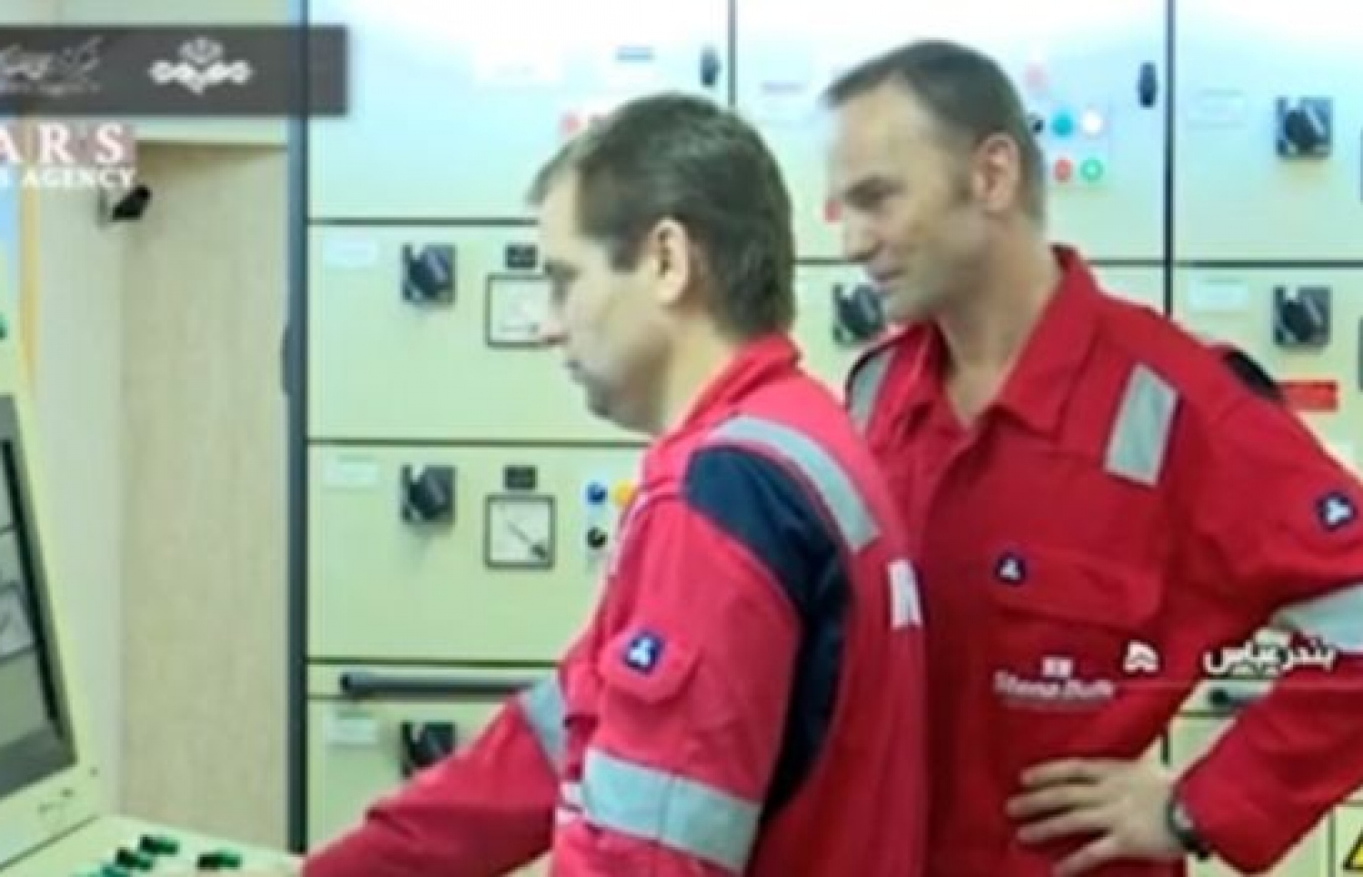 ޓޭންކަރުގެ ފަޅުވެރިން ސިސްޓަމްތައް މޮނިޓާ ކުރަނީ.