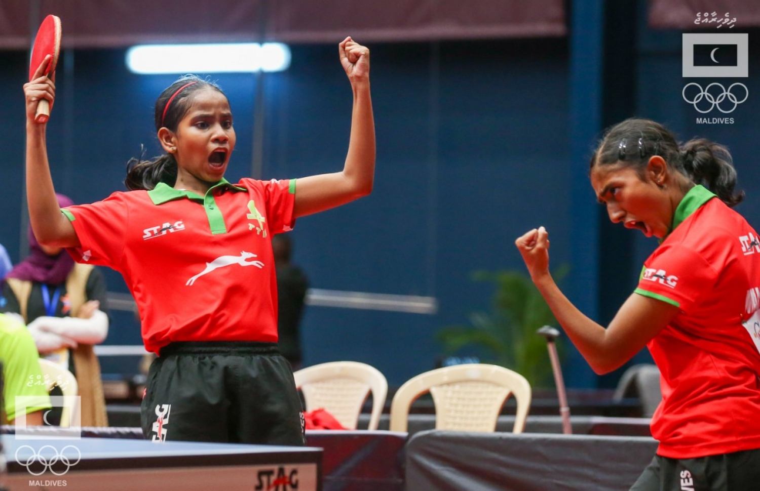 ރަފާ (ކ) އާއި ދީމާ އިއްޔެގެ މެޗުގައި ސެޓެއް ކާމިޔާބުކުރުމަށް ފަހު އުފާފާޅުކުރަނީ. --އެމްއޯސީ ފޮޓޯ: އިސްމާއިލް ތޯރިގް