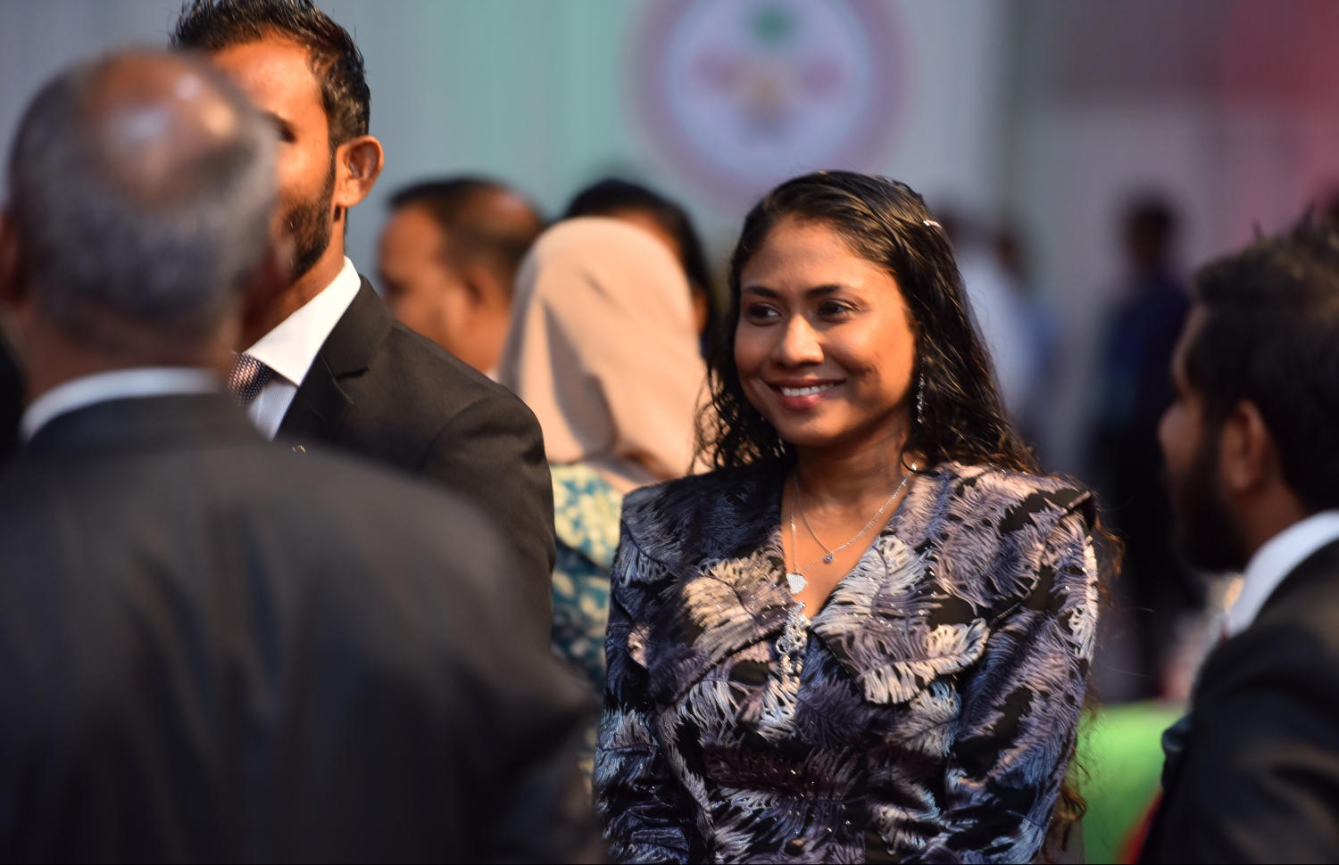 މާލެ: ޖުލައި 25، 2019- މިއަދު ފާހަގަކުރާ ރާއްޖޭގެ 54 ވަނަ މިނިވަން ދުވަހުގެ މުނާސަބަތުގައި ރައީސް އިބްރާހިމް މުހައްމަދު ސޯލިހުގެ ދެކަނބަލުން މިރޭ ބޭއްވެވި ރަސްމީ ބައްދަލު ކުރެއްވުމުގައި، ތުޅާދޫ ދާއިރާގެ އެމްޑީޕީގެ މެމްބަރު އަދި ގާނޫނީ ވަކީލް ހިސާން ހުސައިން ބައިވެރިވެވަޑައިގަންނަވަނީ.---ފޮޓޯ: ހުސައިން ވަހީދު/މިހާރު