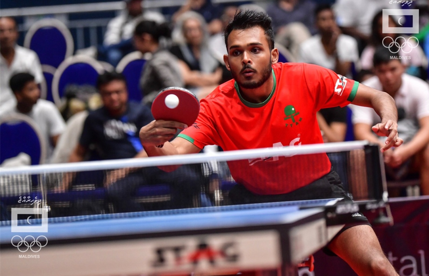 ޒީސްތު ސިންގަލްސް މެޗެއްގައި ކުޅެނީ. --އެމްއޯސީ ފޮޓޯ: ނިޝާން އަލީ