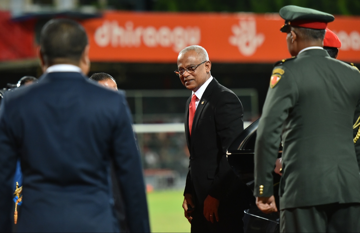 މާލެ: ޖުލައި 26، 2019- ގަލޮޅު ދަނޑުގައި ކުރިއަށްދިޔަ މި އަހަރުގެ މިނިވަން ދުވަހުގެ ކުޅިވަރުތައް ބައްލަވާލެއްވުމަށް ރައީސް އިބްރާޙިމް މުހައްމަދު ސޯލިހް ދަނޑަށް ވަޑައިގަންނަވަނީ.---ފޮޓޯ: ހުސައިން ވަހީދު/މިހާރު