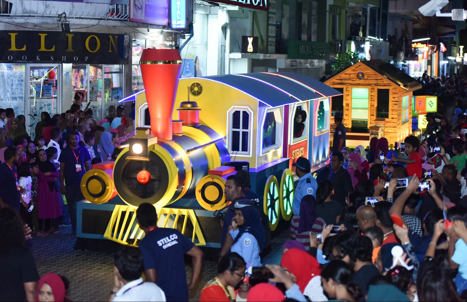 މާލެ: ޖުލައި 27، 2019: މިނިވަން ދުވަހުގެ މުނާސަބަތުގައި އެންމެފަހުން ބޭއްވި ފުޅަނދުބުރު: މި އަހަރުގެ މިނިވަން ދުވަހު ވެސް އެ ހަރަކާތް ބާއްވަން ވަނީ ނިންމައިފައި -- ފައިލް ފޮޓޯ: މިހާރު