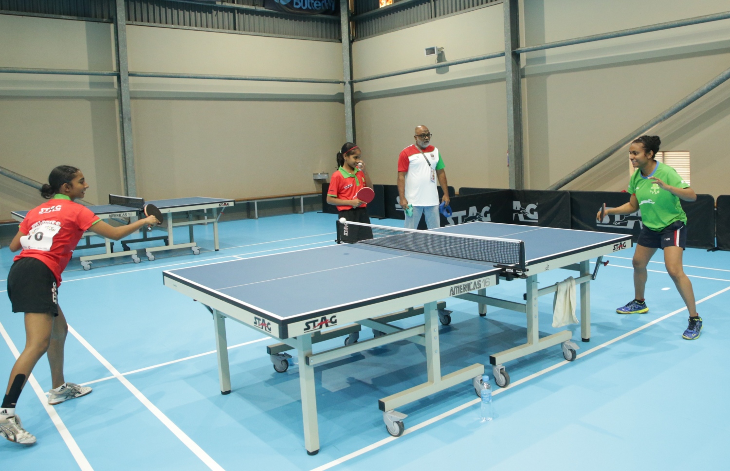 ޖުމާނާ (ކ) އާއި ރަފާ (ވ) އަދި ދީމާ އިއްޔެގެ މެޗަށް ތައްޔާރުވިއިރު ފިއްޓޭ ސަމާލުވެގެން. –އެމްއޯސީ ފޮޓޯ: މުހައްމަދު ޝަރުހާން ވަހީދު